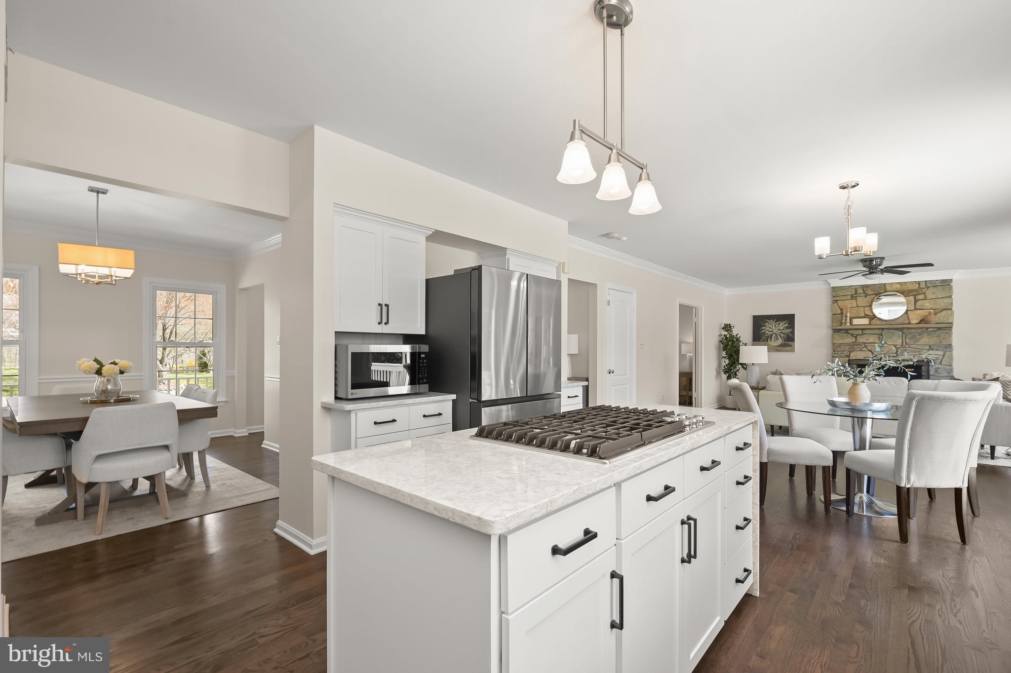 LAYTONSVILLE KNOLLS - Residential