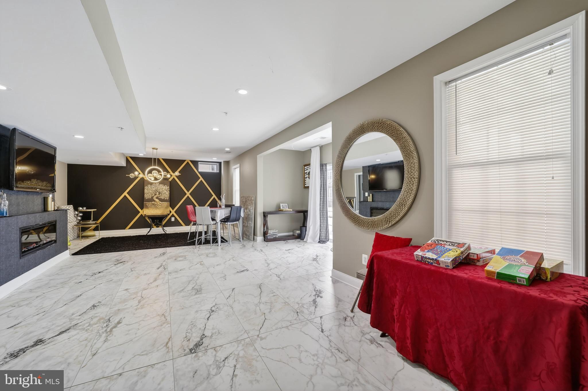 MARLBORO RIDGE HUNT - Residential