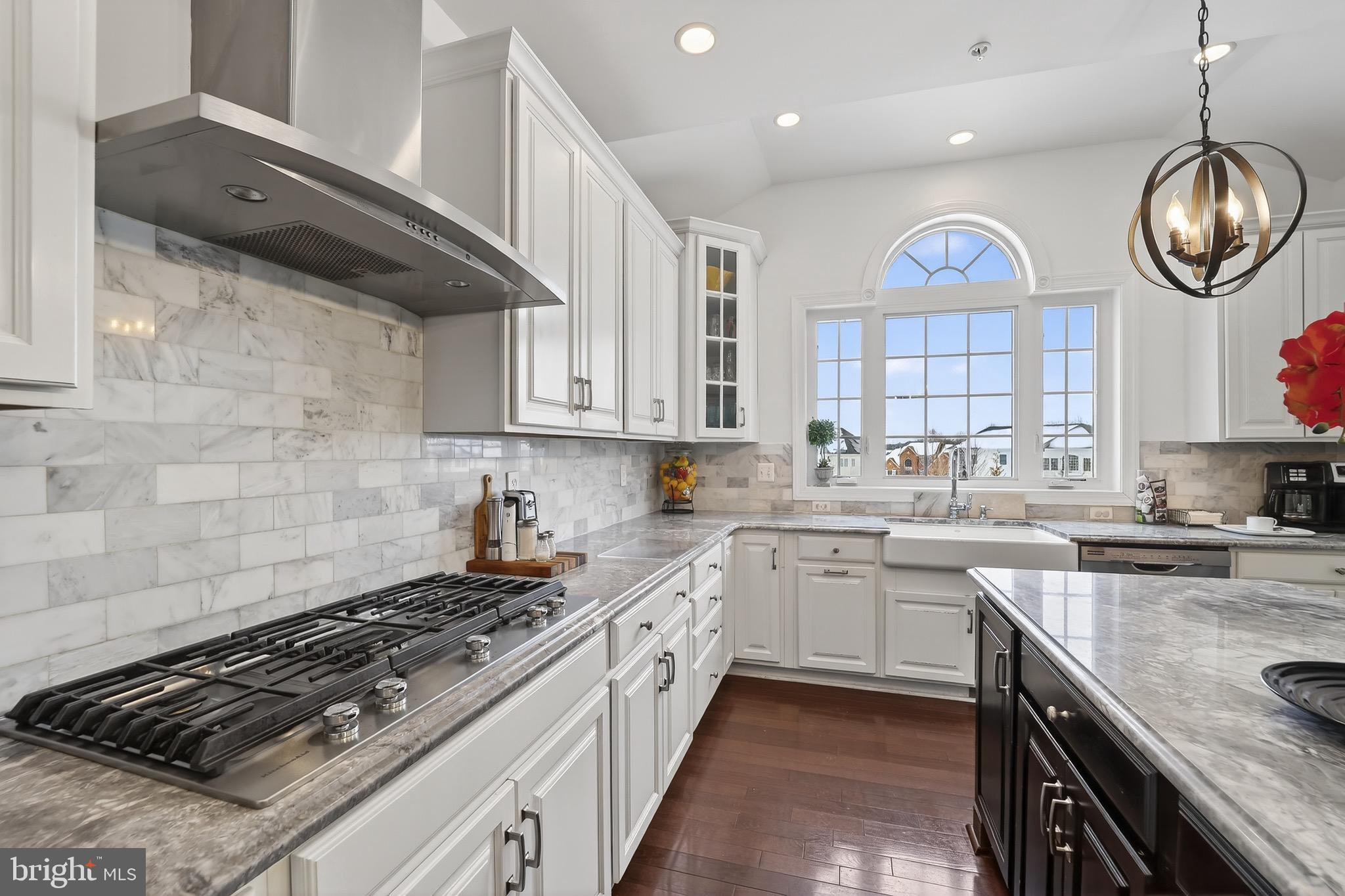 MARLBORO RIDGE HUNT - Residential