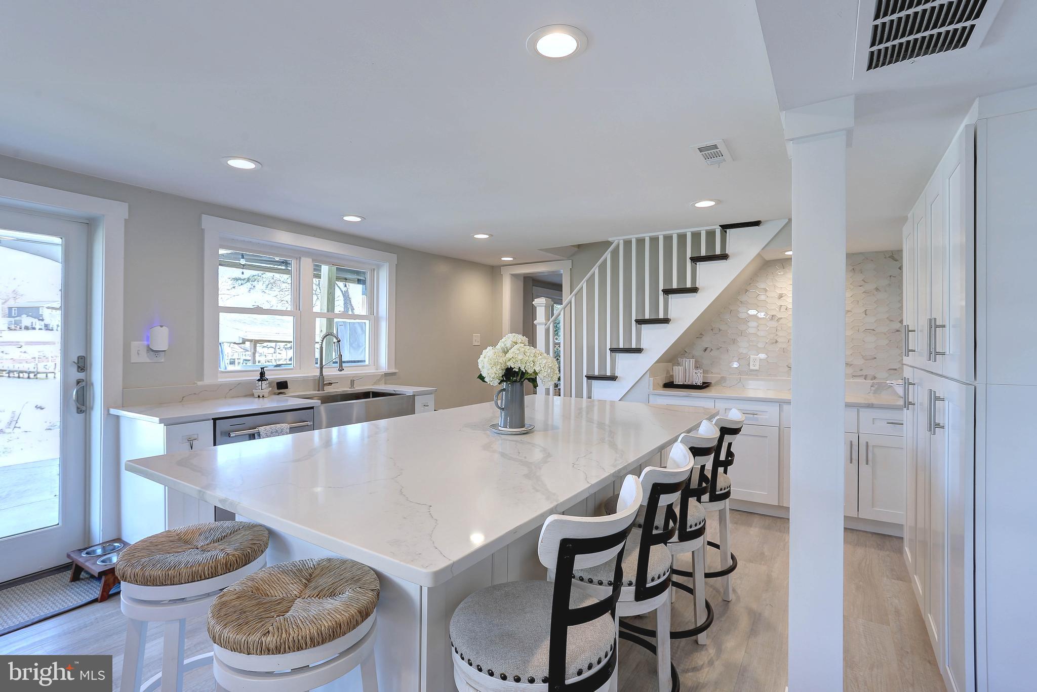 LAUREL ACRES - Residential