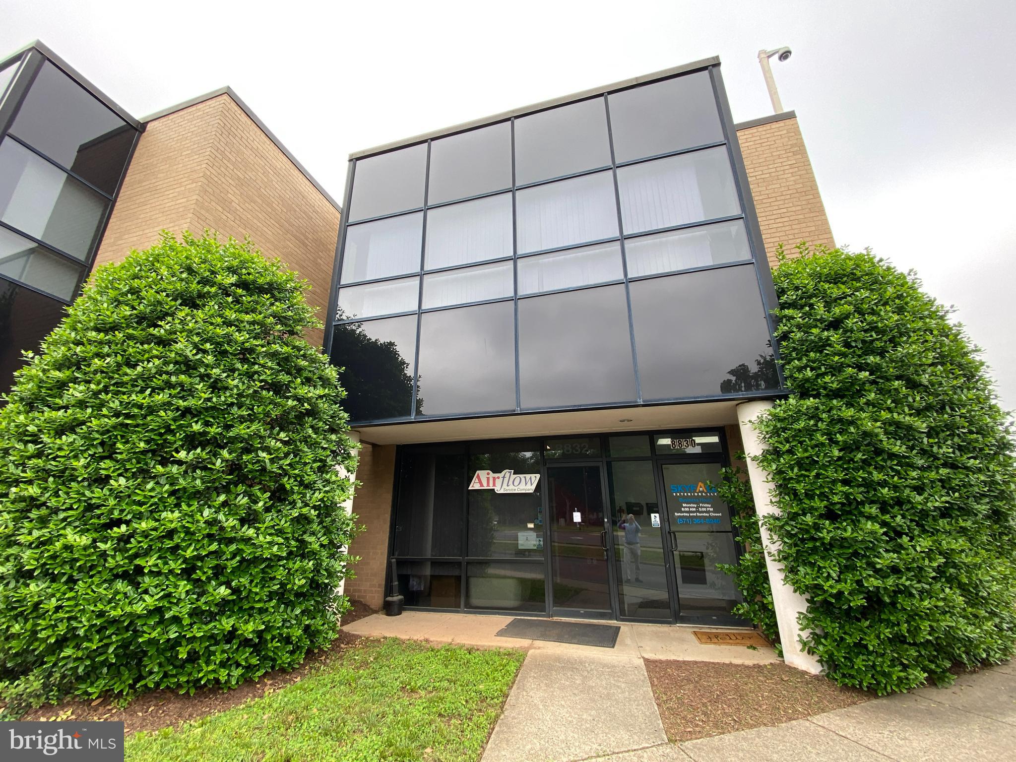 WELLINGTON BUSINESS CENTER - Commercial Lease