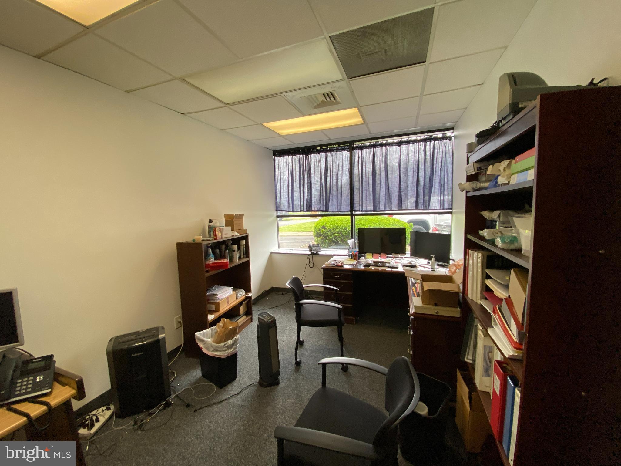 WELLINGTON BUSINESS CENTER - Commercial Lease