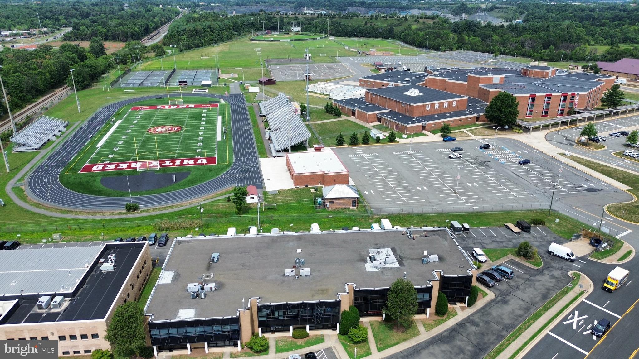 WELLINGTON BUSINESS CENTER - Commercial Lease
