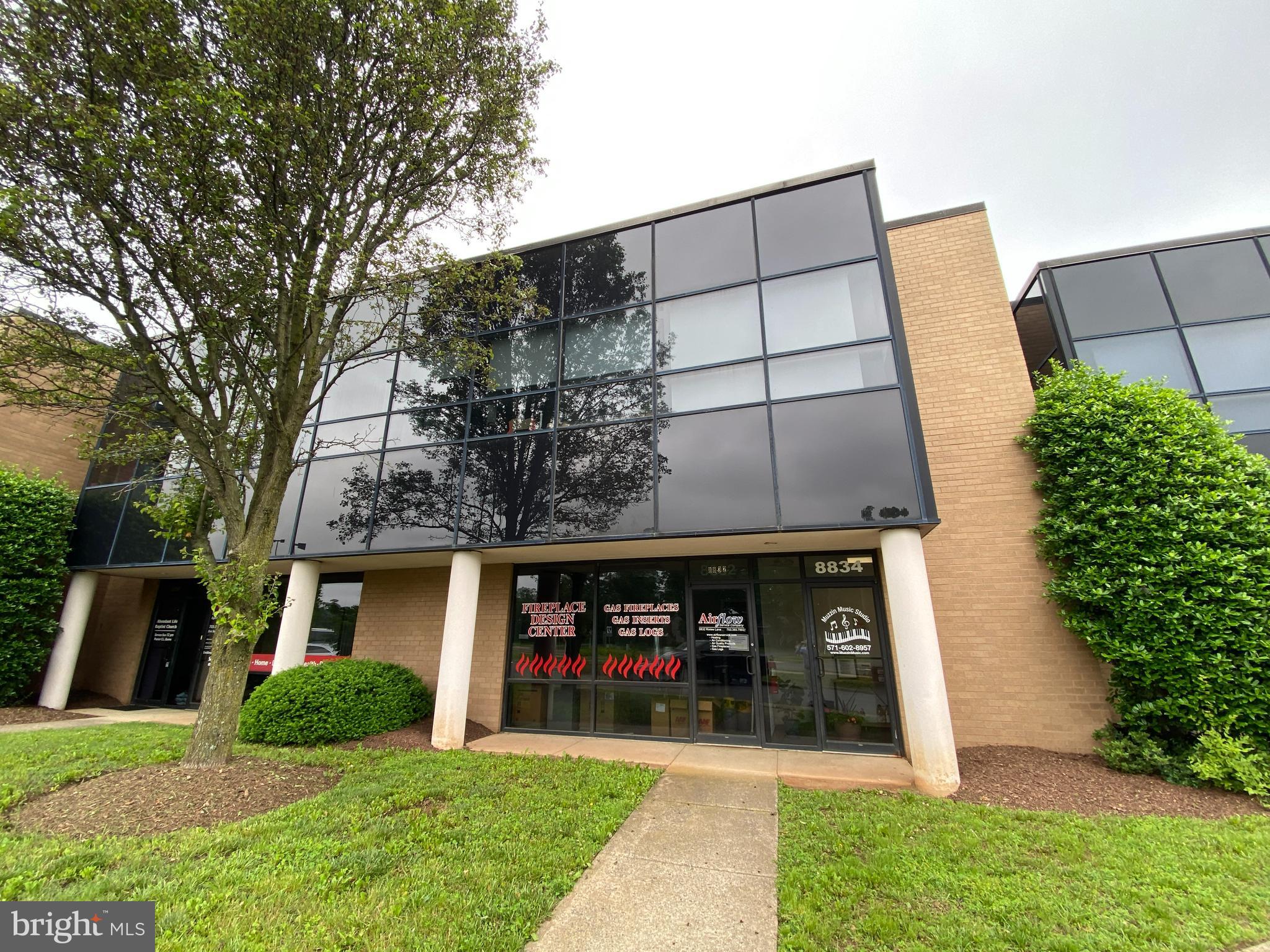 WELLINGTON BUSINESS CENTER - Commercial Lease