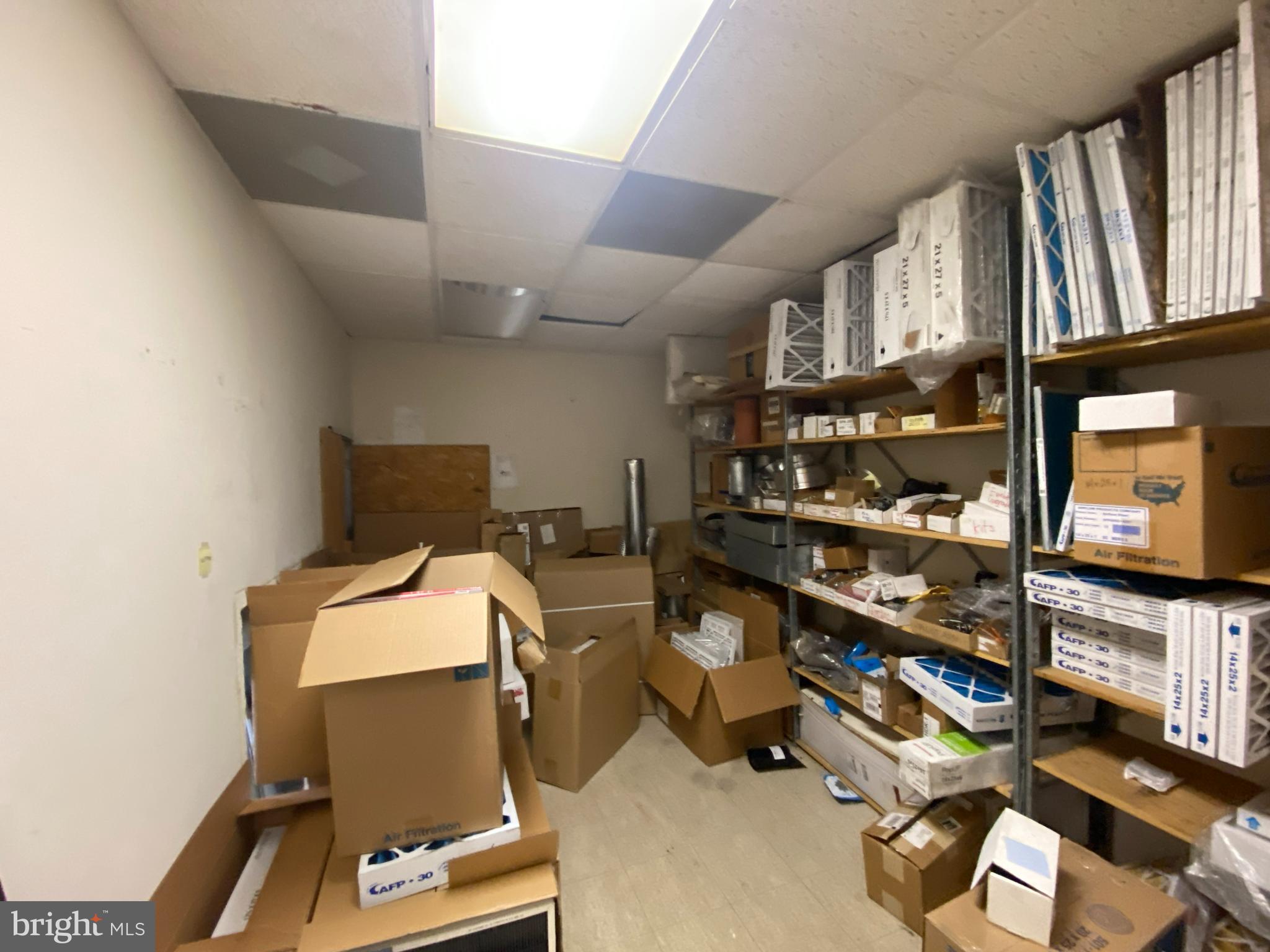 WELLINGTON BUSINESS CENTER - Commercial Lease