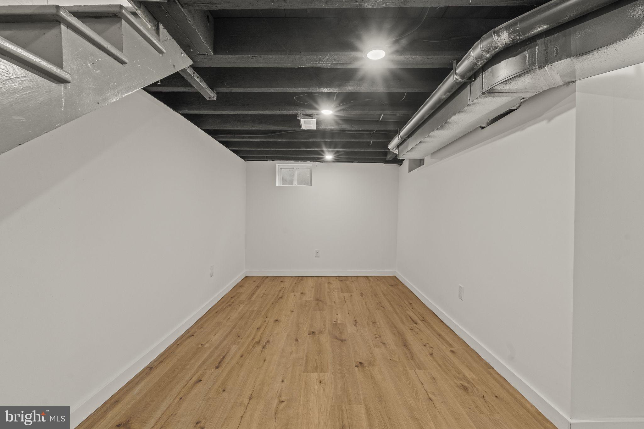GIRARD ESTATES - Residential