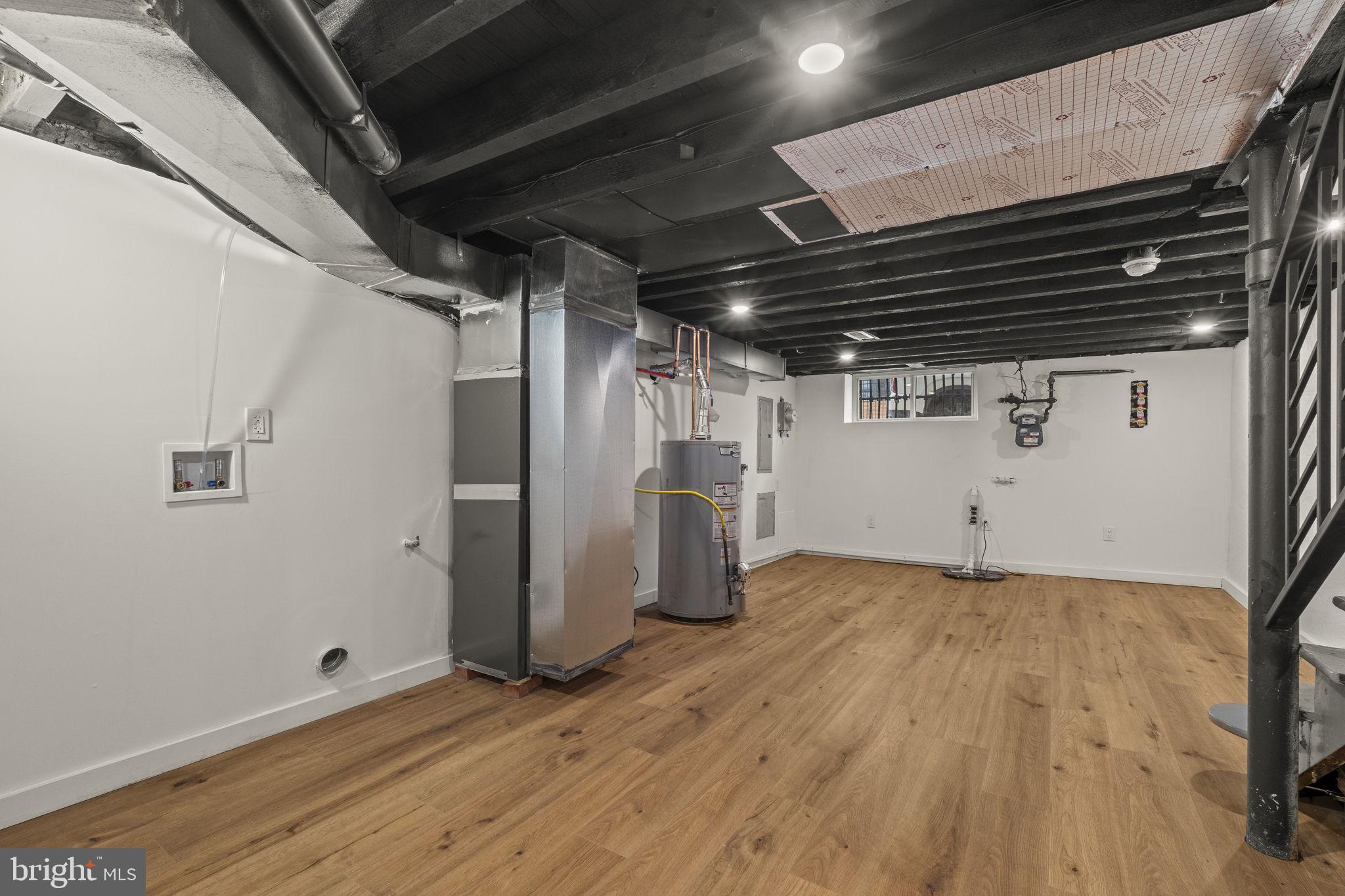 GIRARD ESTATES - Residential