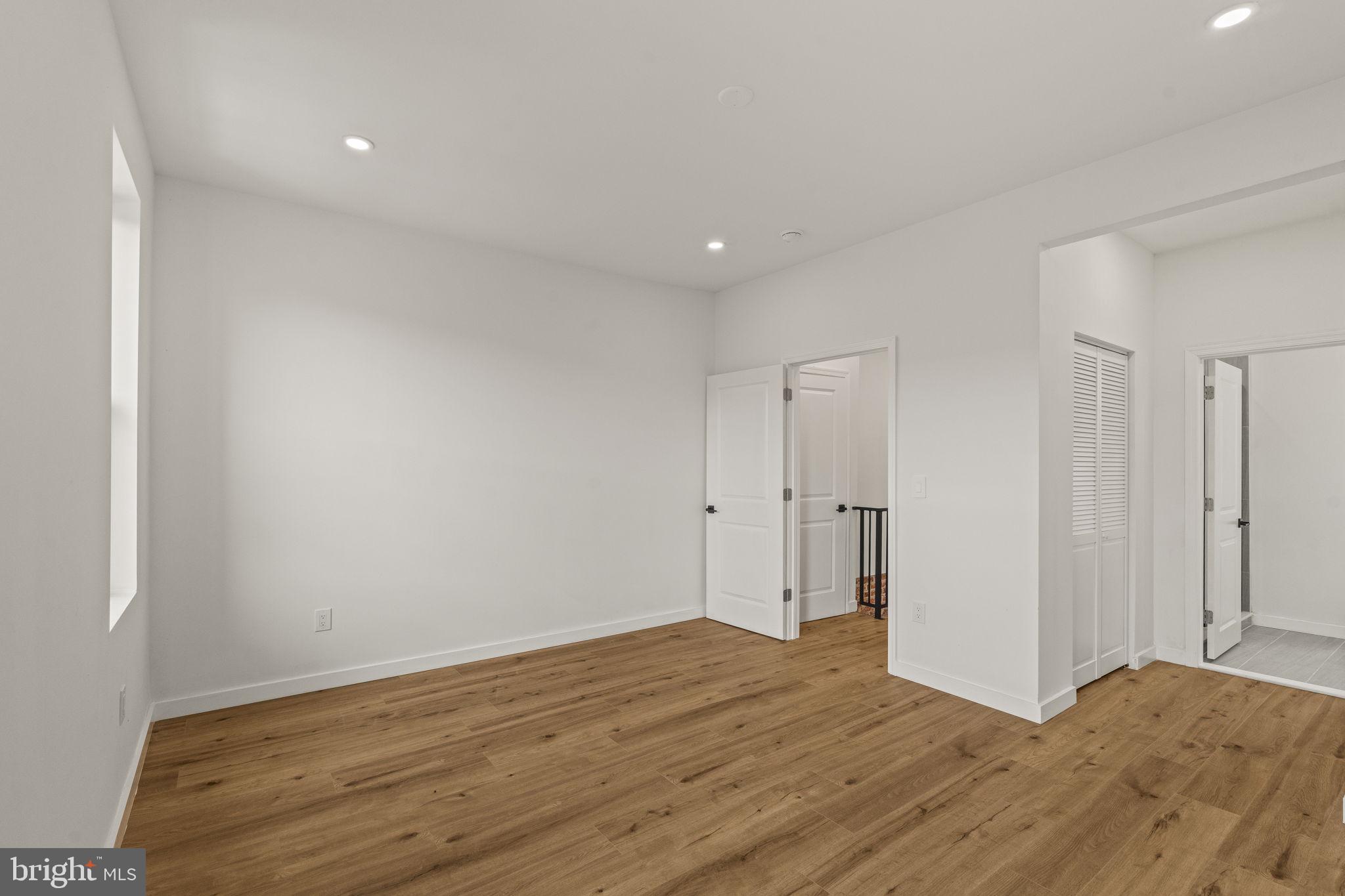 GIRARD ESTATES - Residential