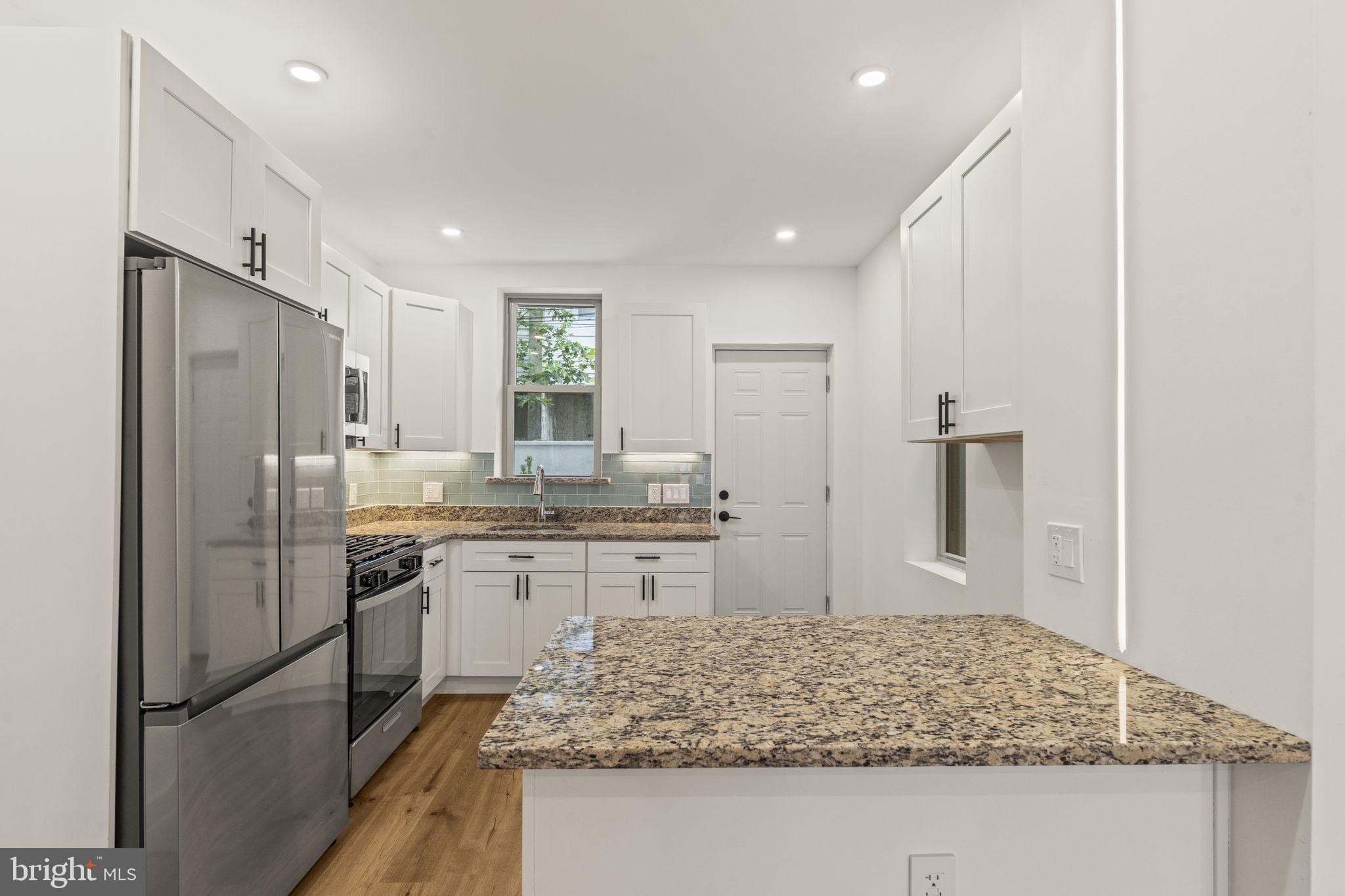 GIRARD ESTATES - Residential
