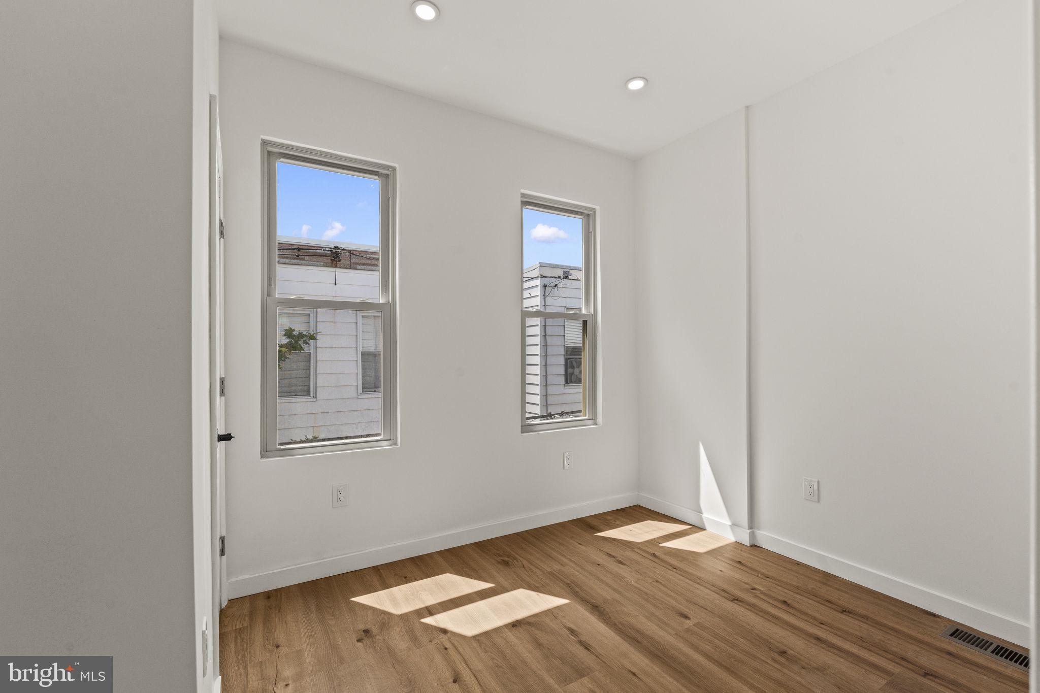 GIRARD ESTATES - Residential