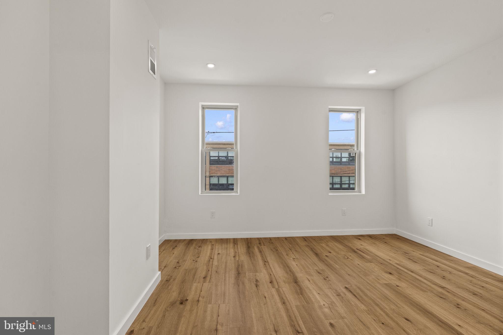 GIRARD ESTATES - Residential