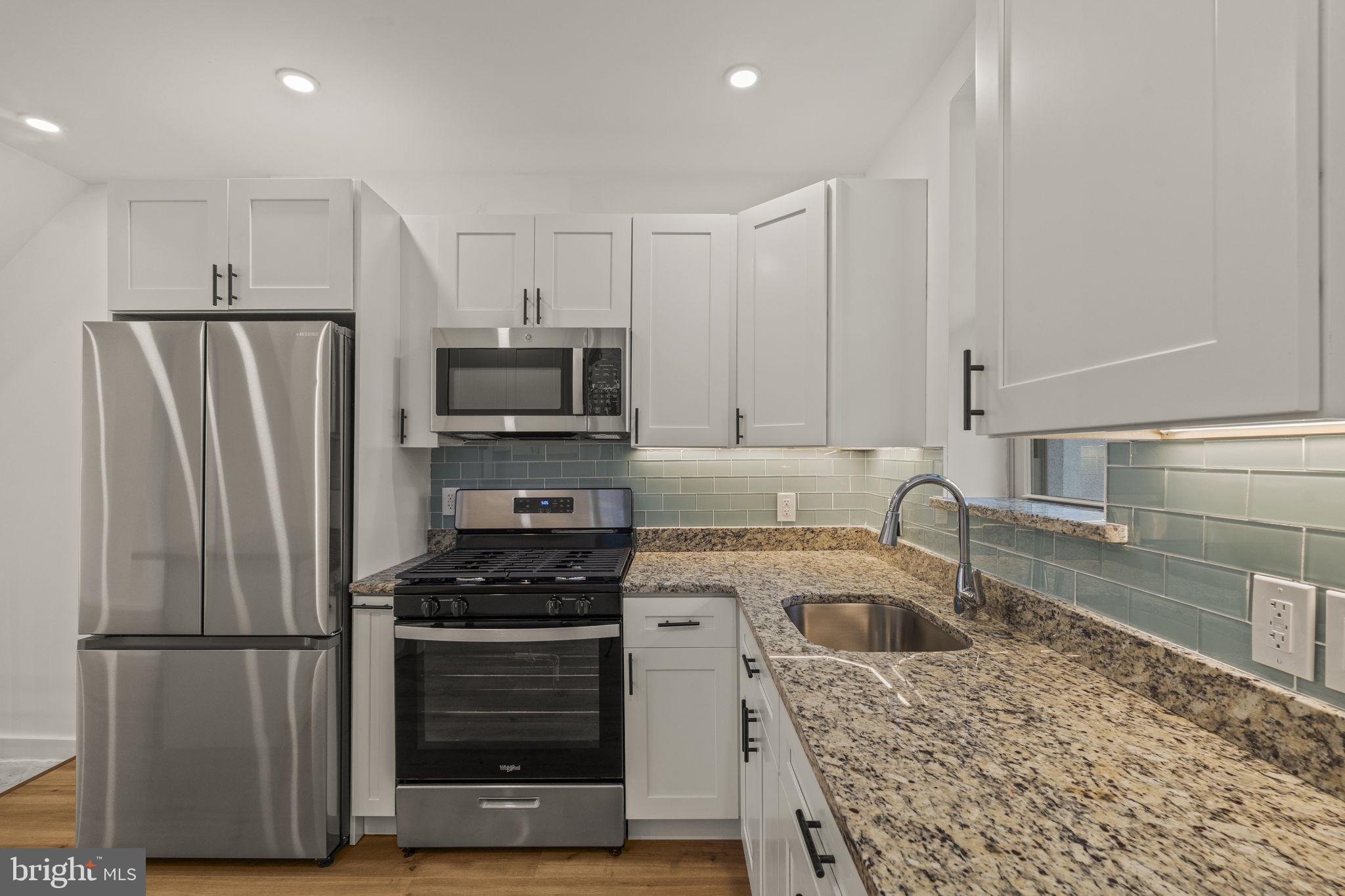 GIRARD ESTATES - Residential
