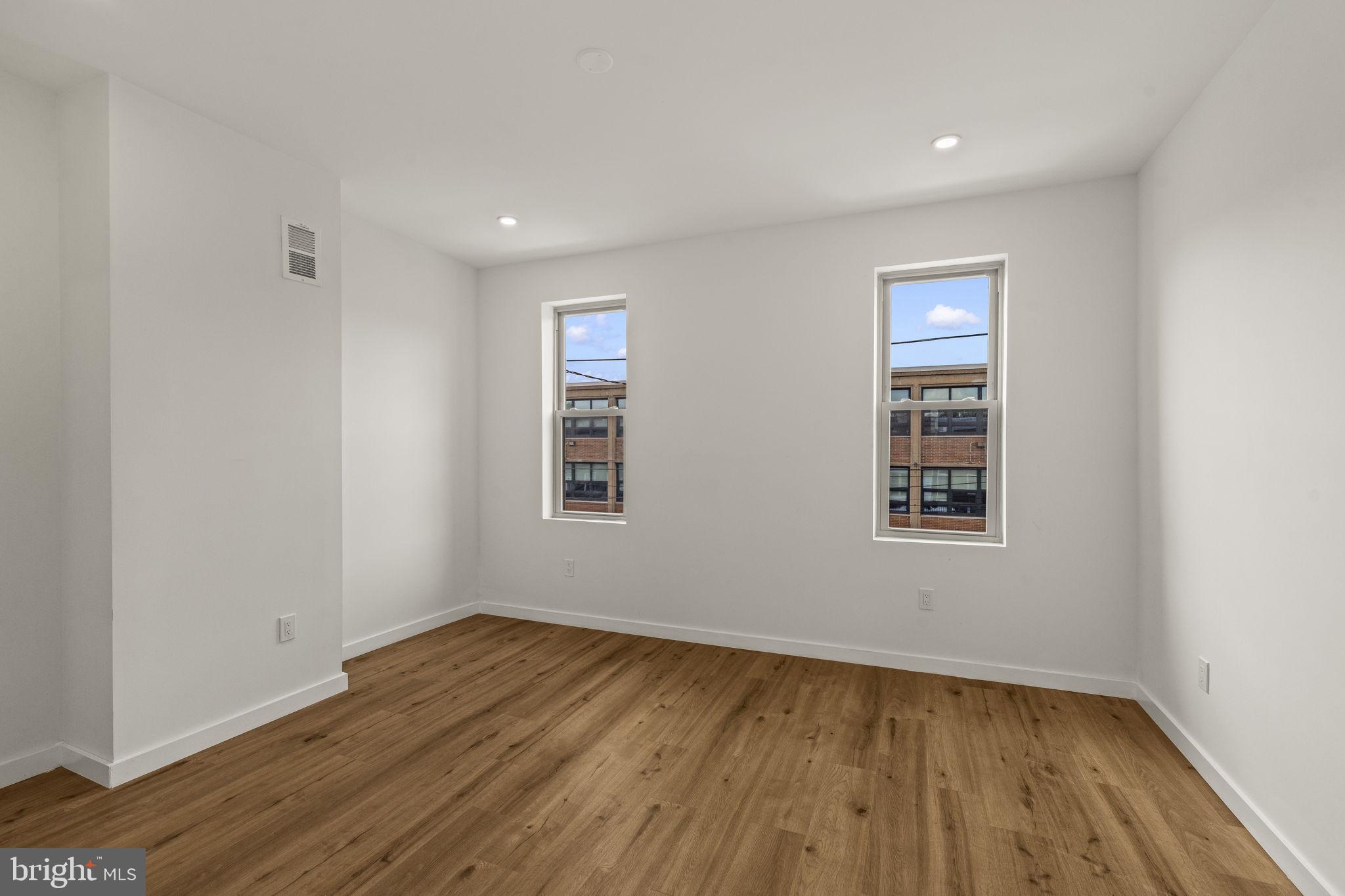 GIRARD ESTATES - Residential