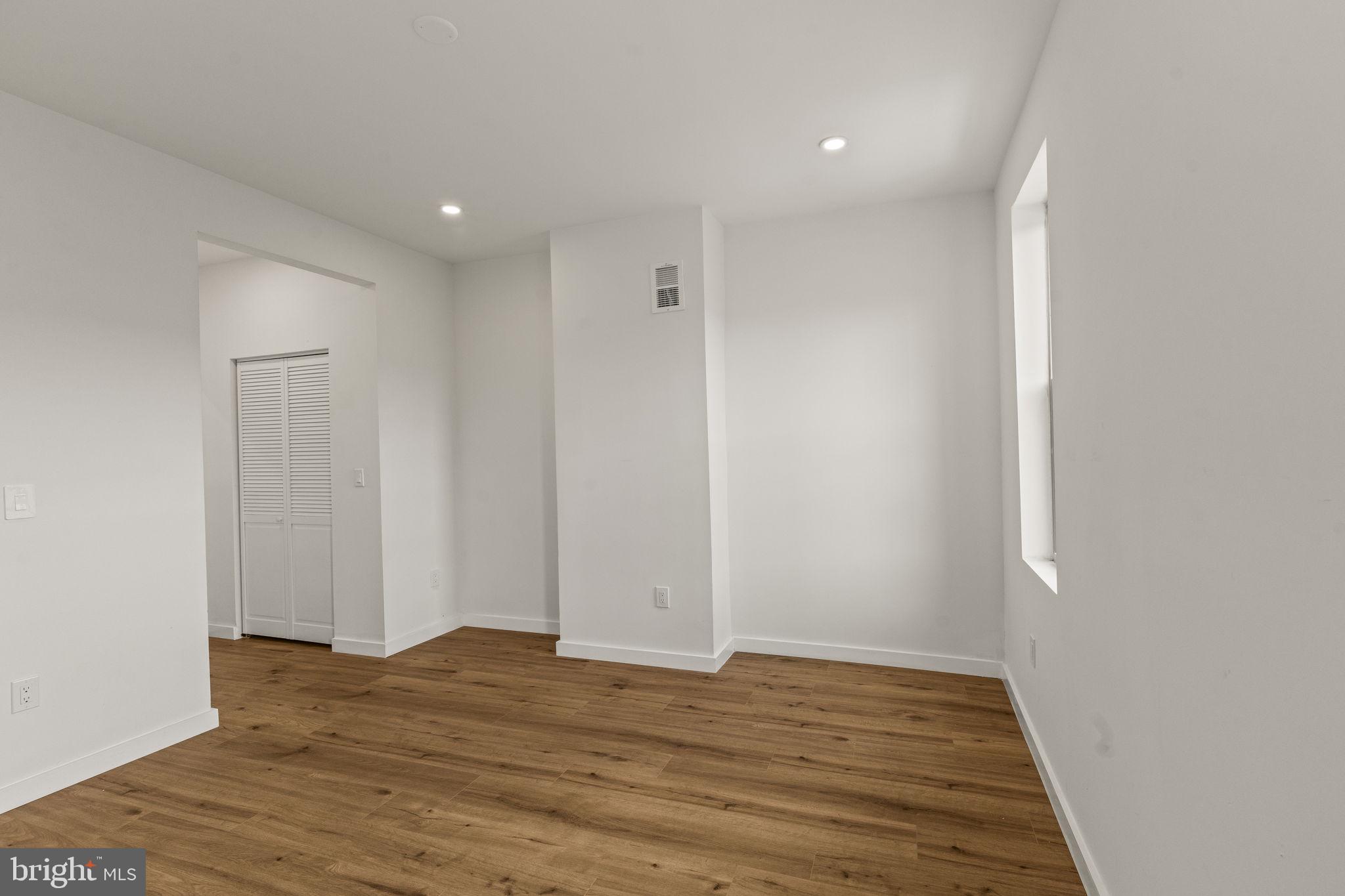 GIRARD ESTATES - Residential