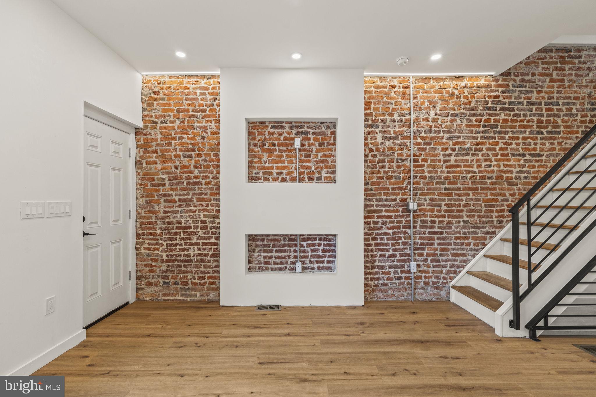 GIRARD ESTATES - Residential