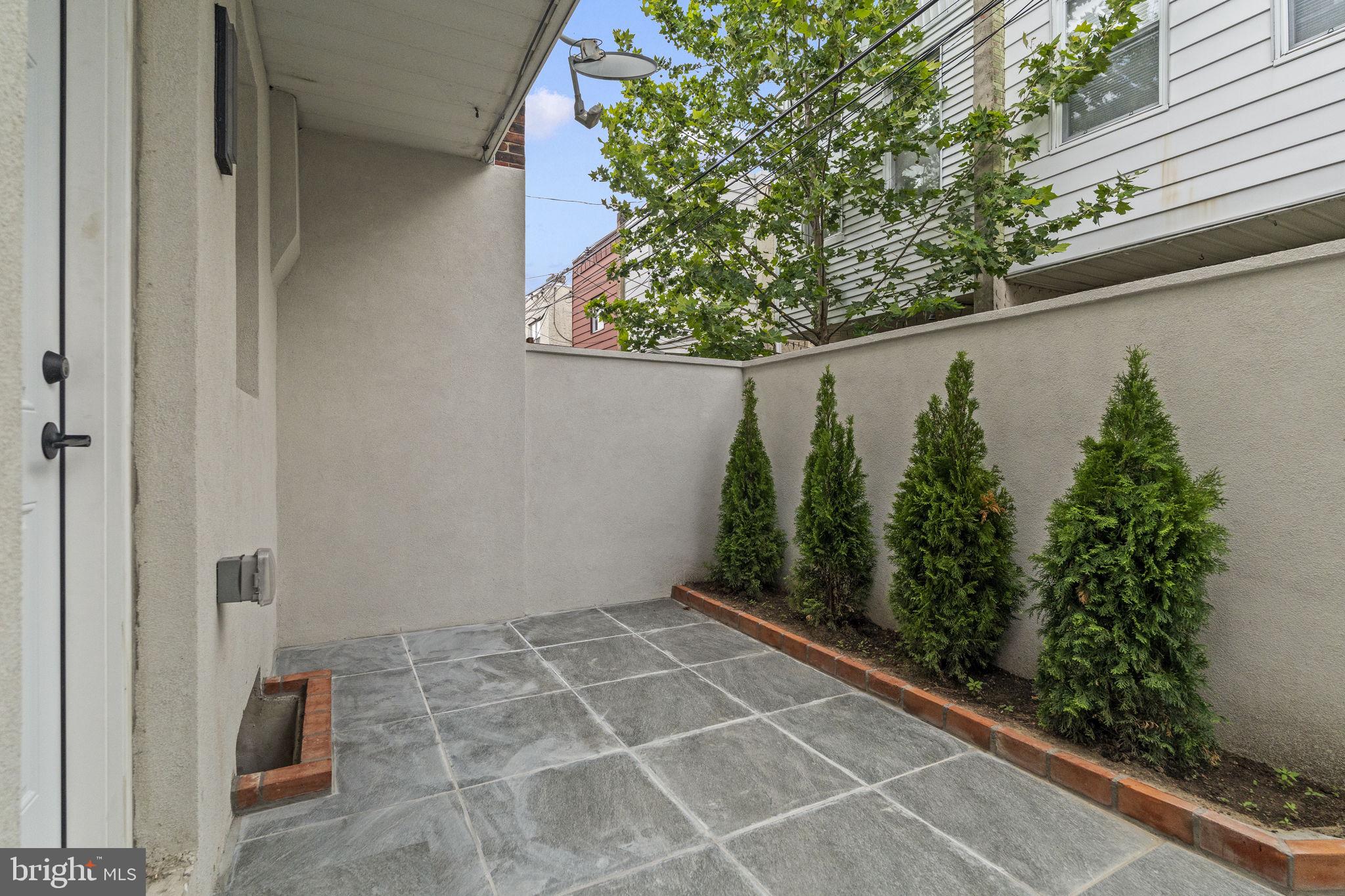 GIRARD ESTATES - Residential