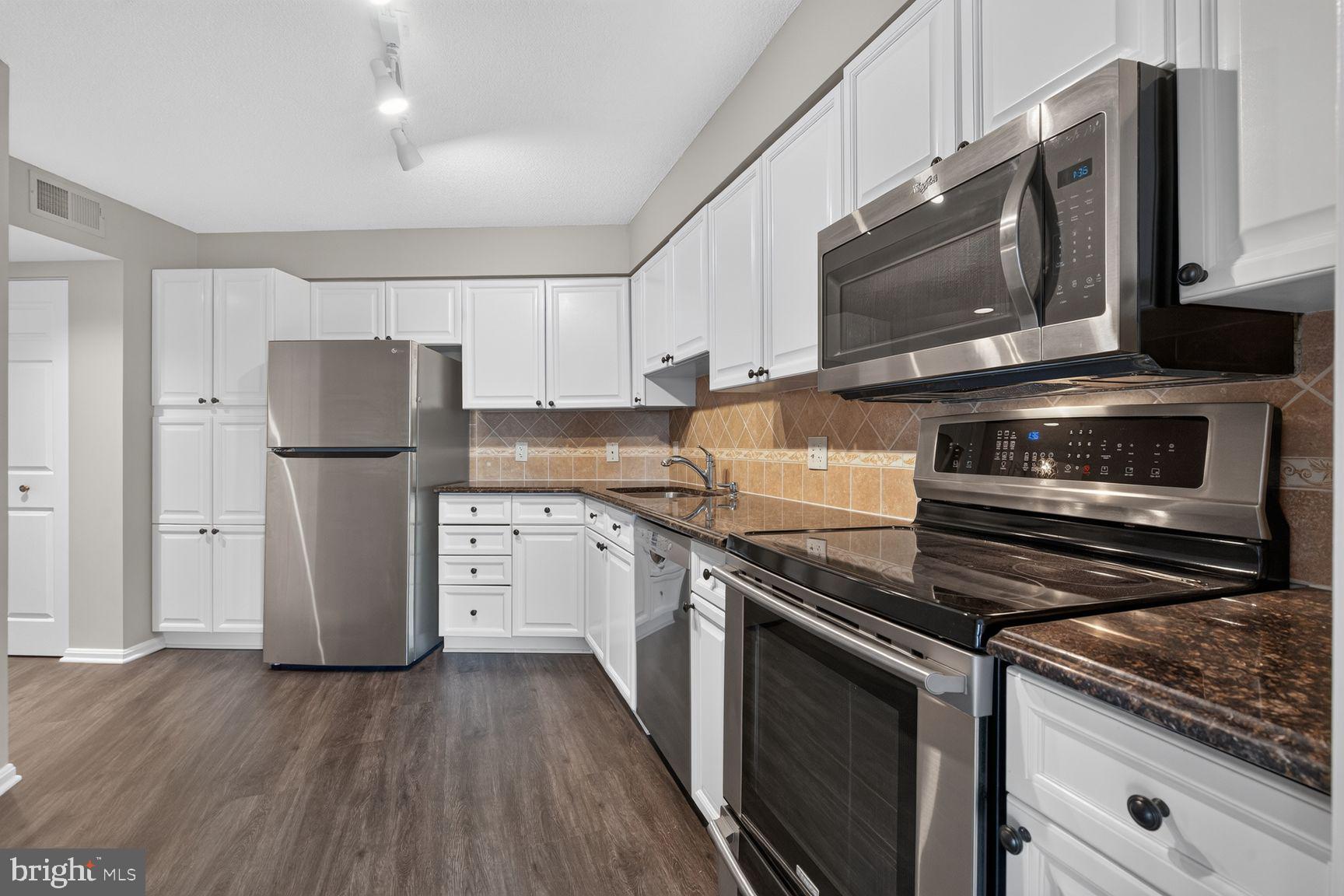 RIVERBEND LEISURE WORLD - Residential