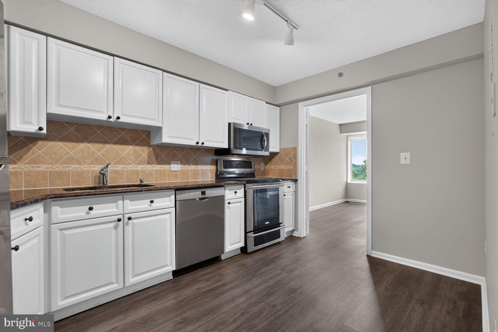 RIVERBEND LEISURE WORLD - Residential