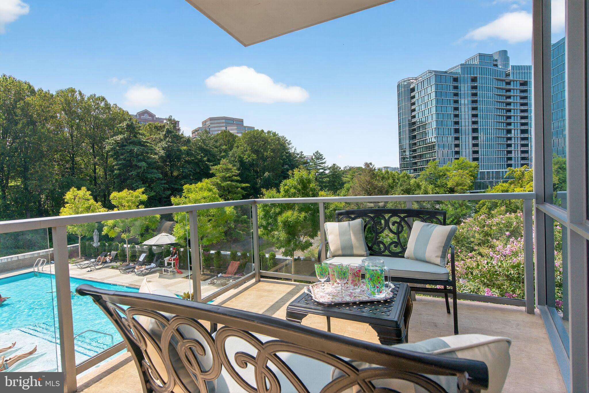TYSONS CORNER - Residential