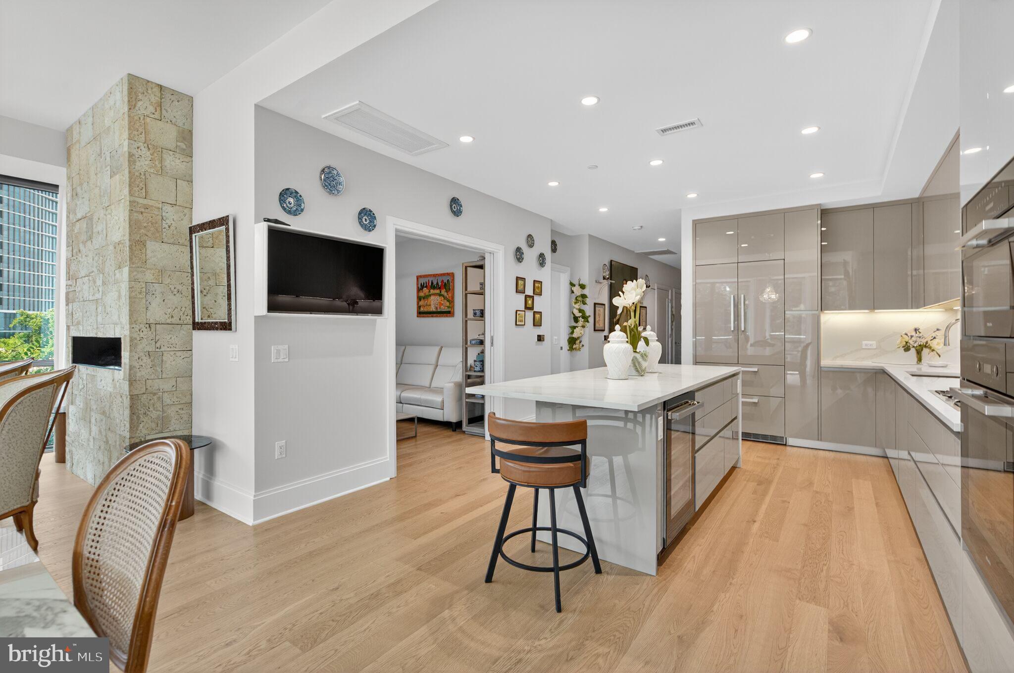 TYSONS CORNER - Residential
