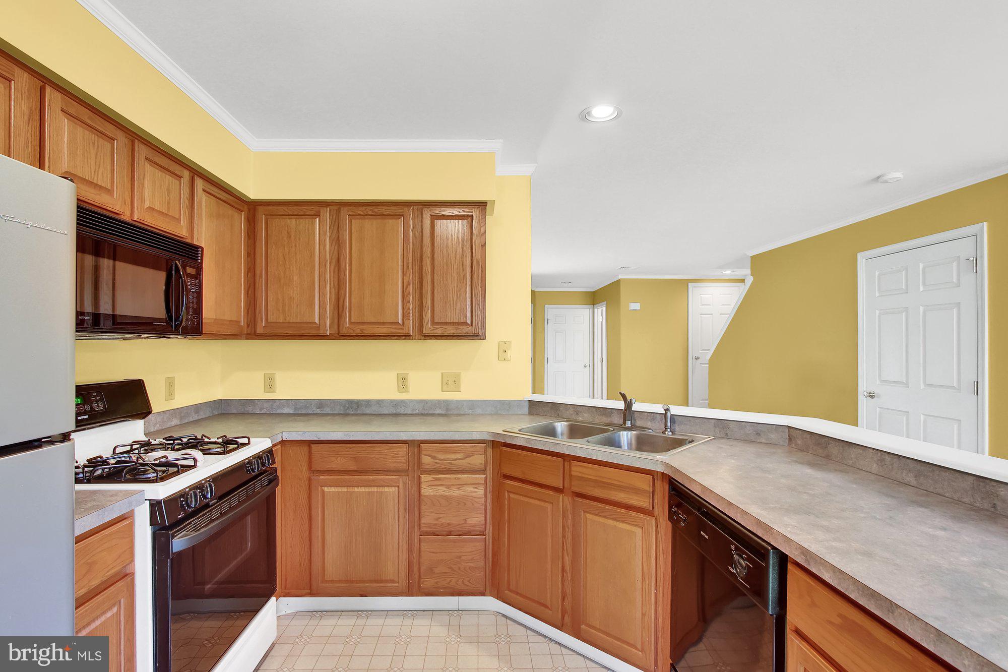 FAIRFIELD CONDOS - Residential