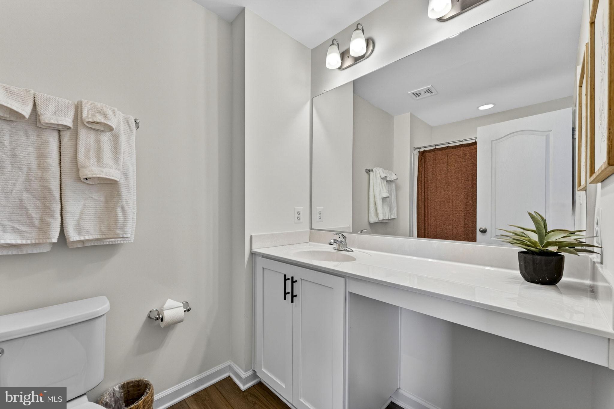 TOWNES AT TATE MANOR - Residential