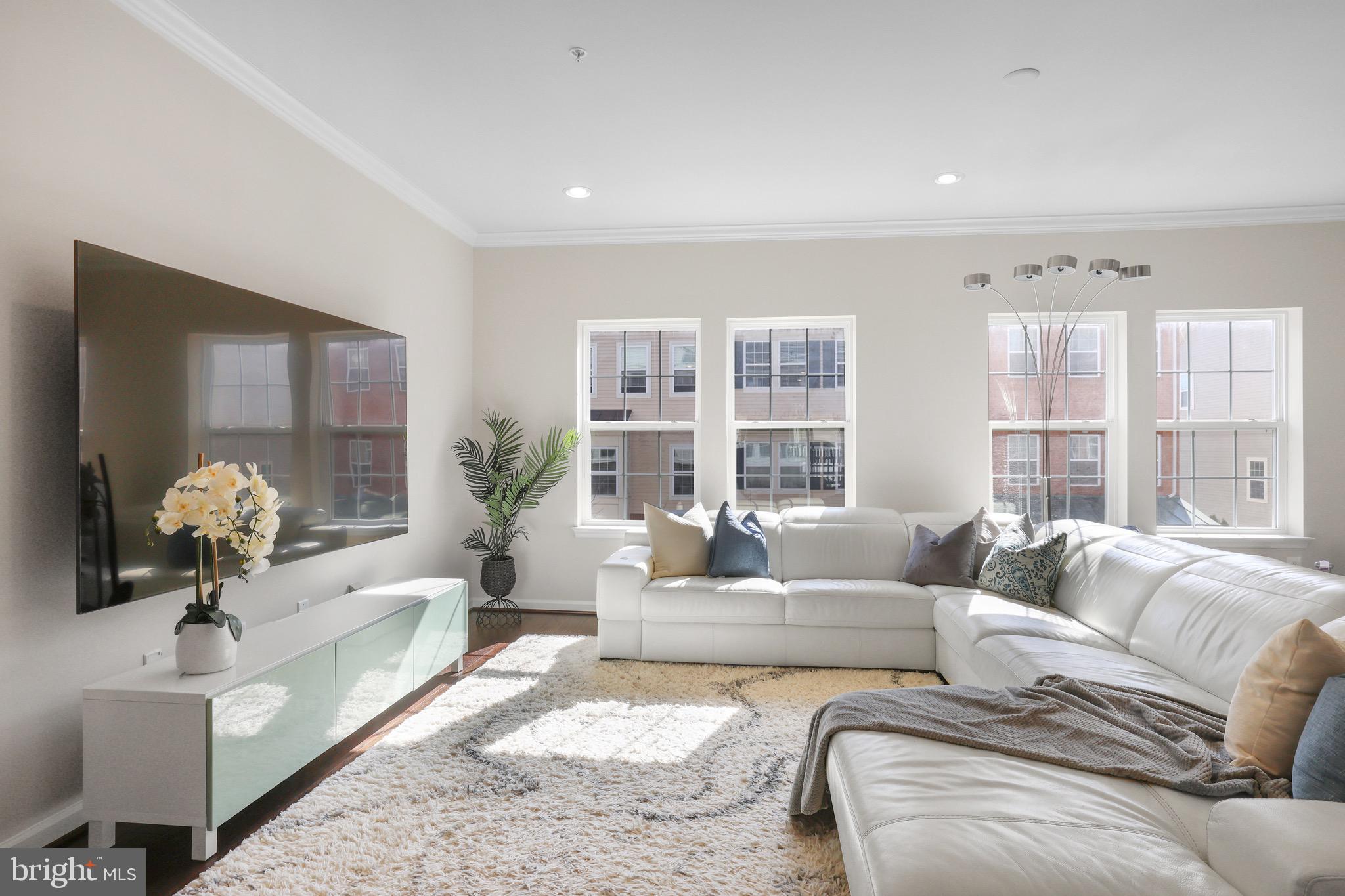 OXFORD SQUARE - Residential