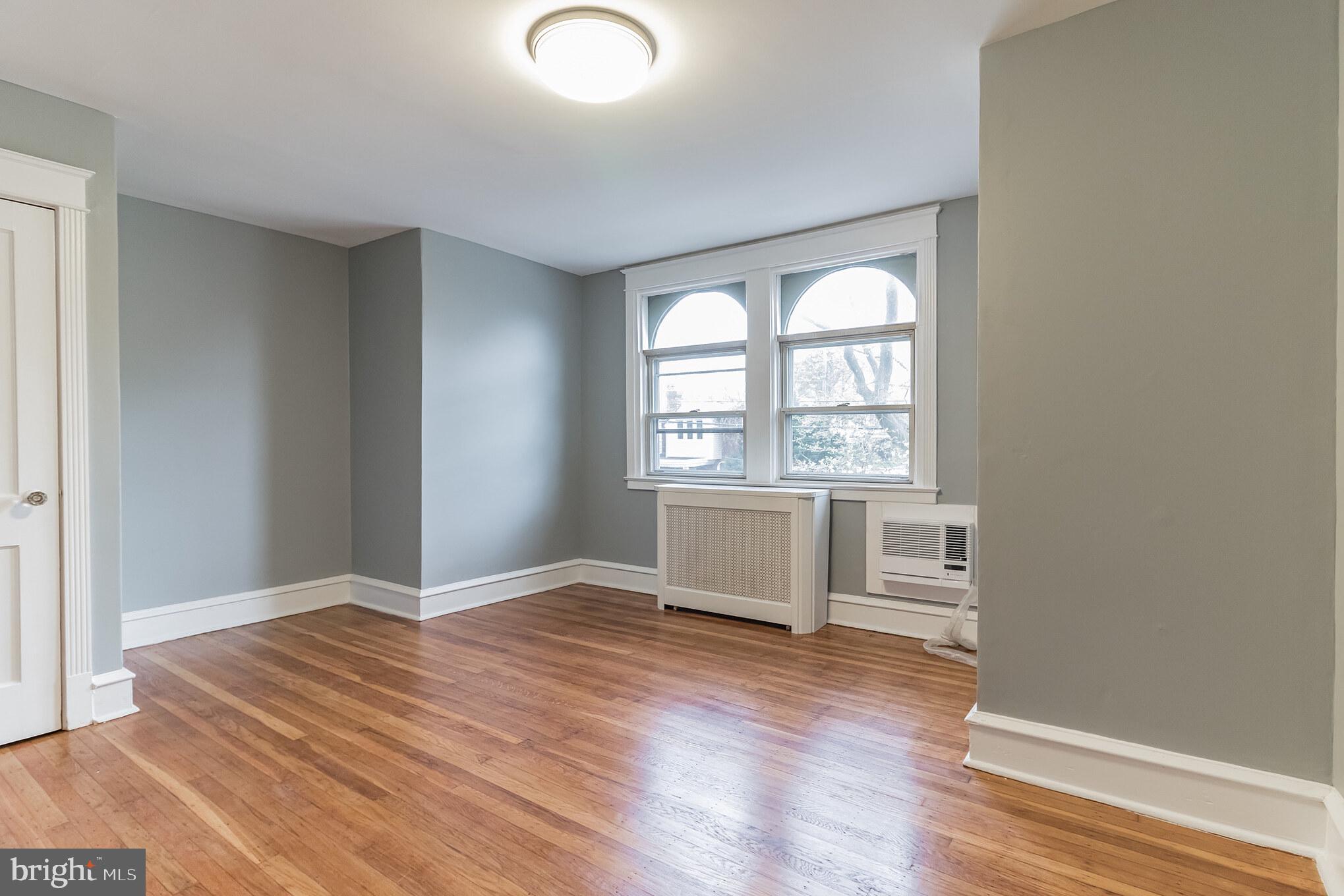 EAST FALLS - Residential Lease