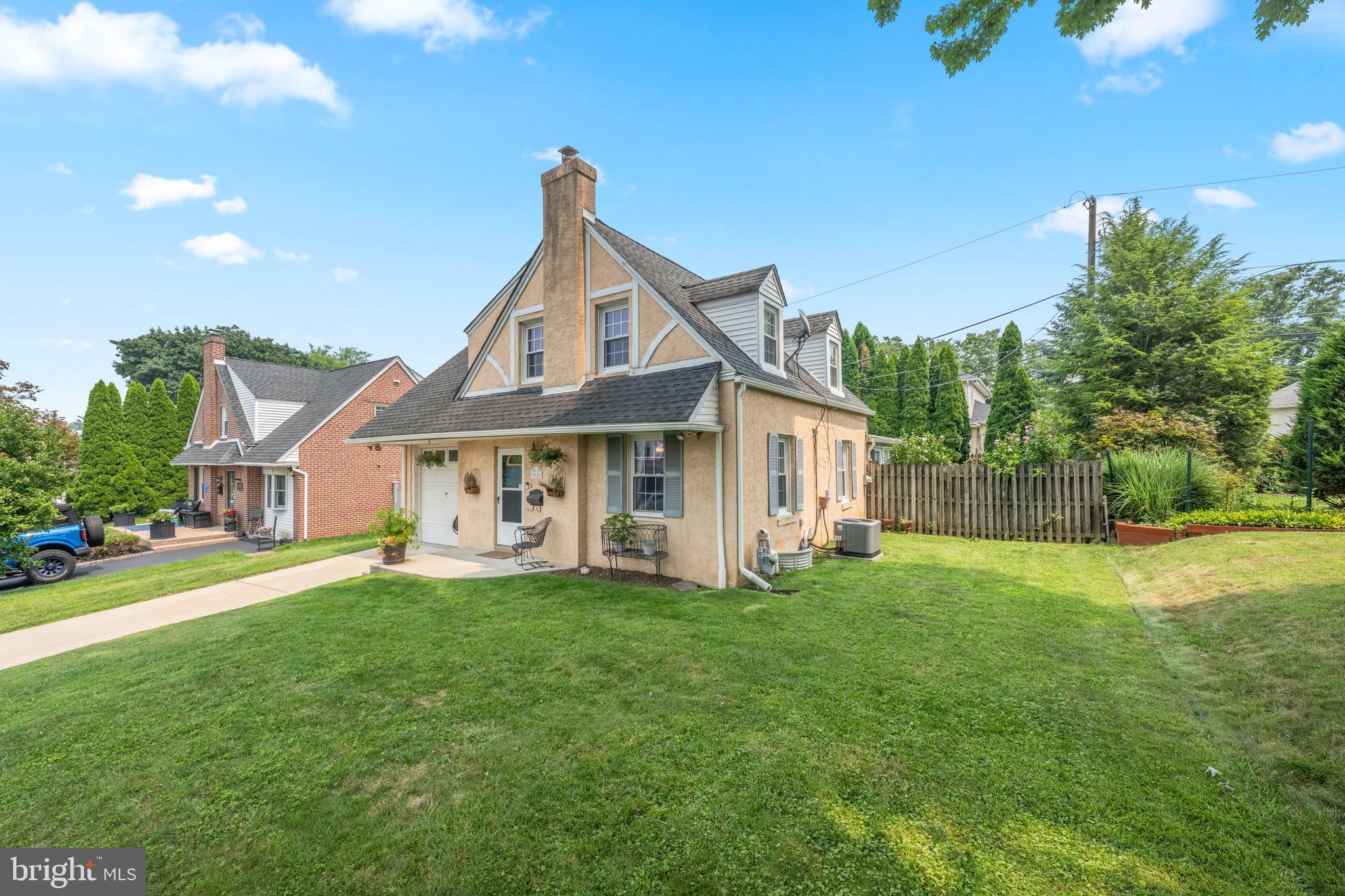 LAFAYETTE HILL - Residential