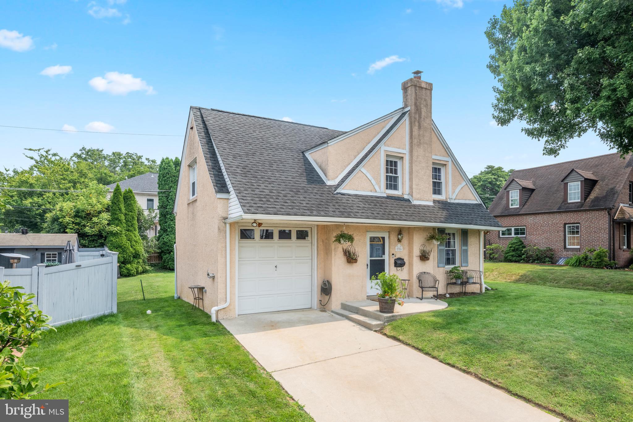 LAFAYETTE HILL - Residential