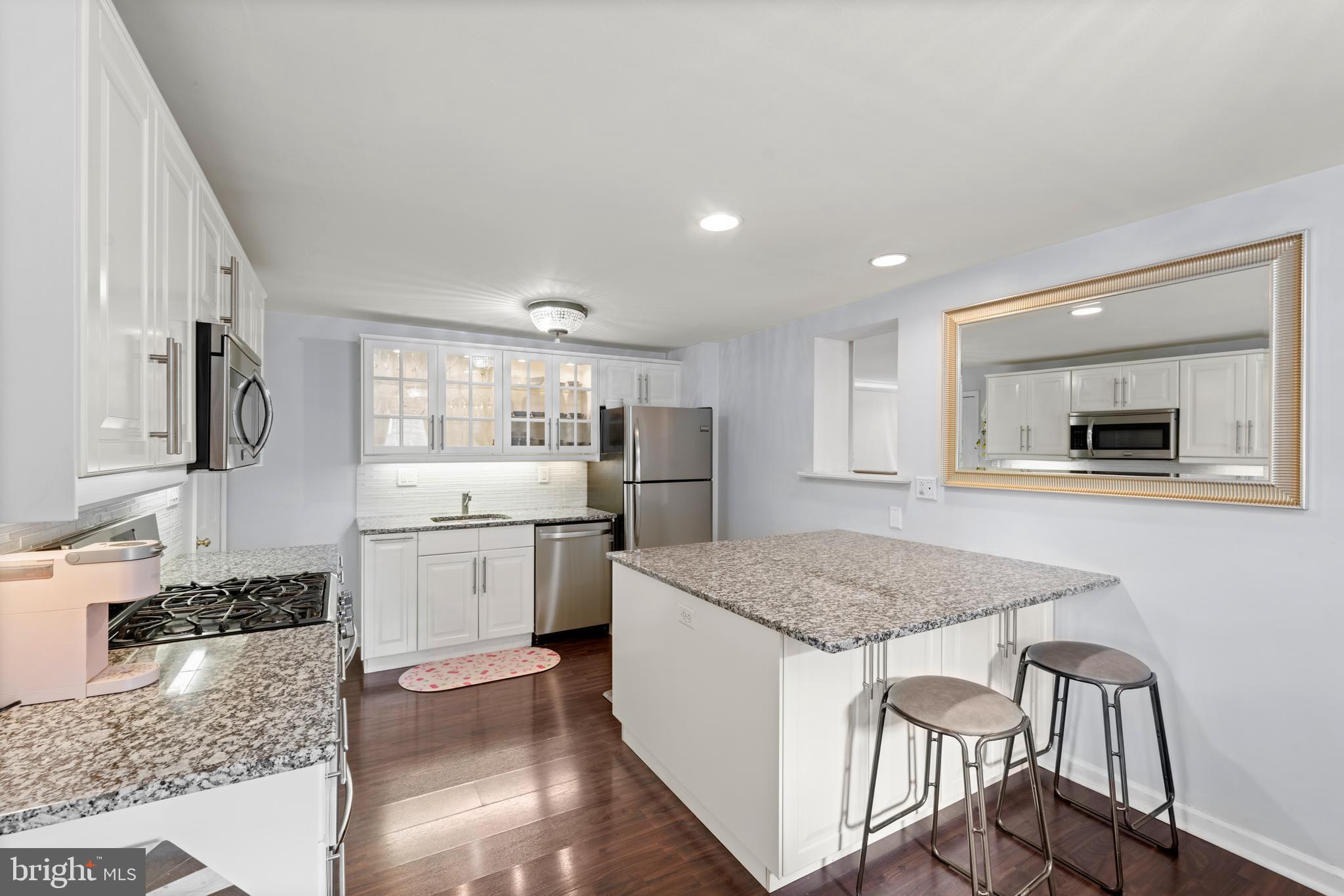 LAFAYETTE HILL - Residential