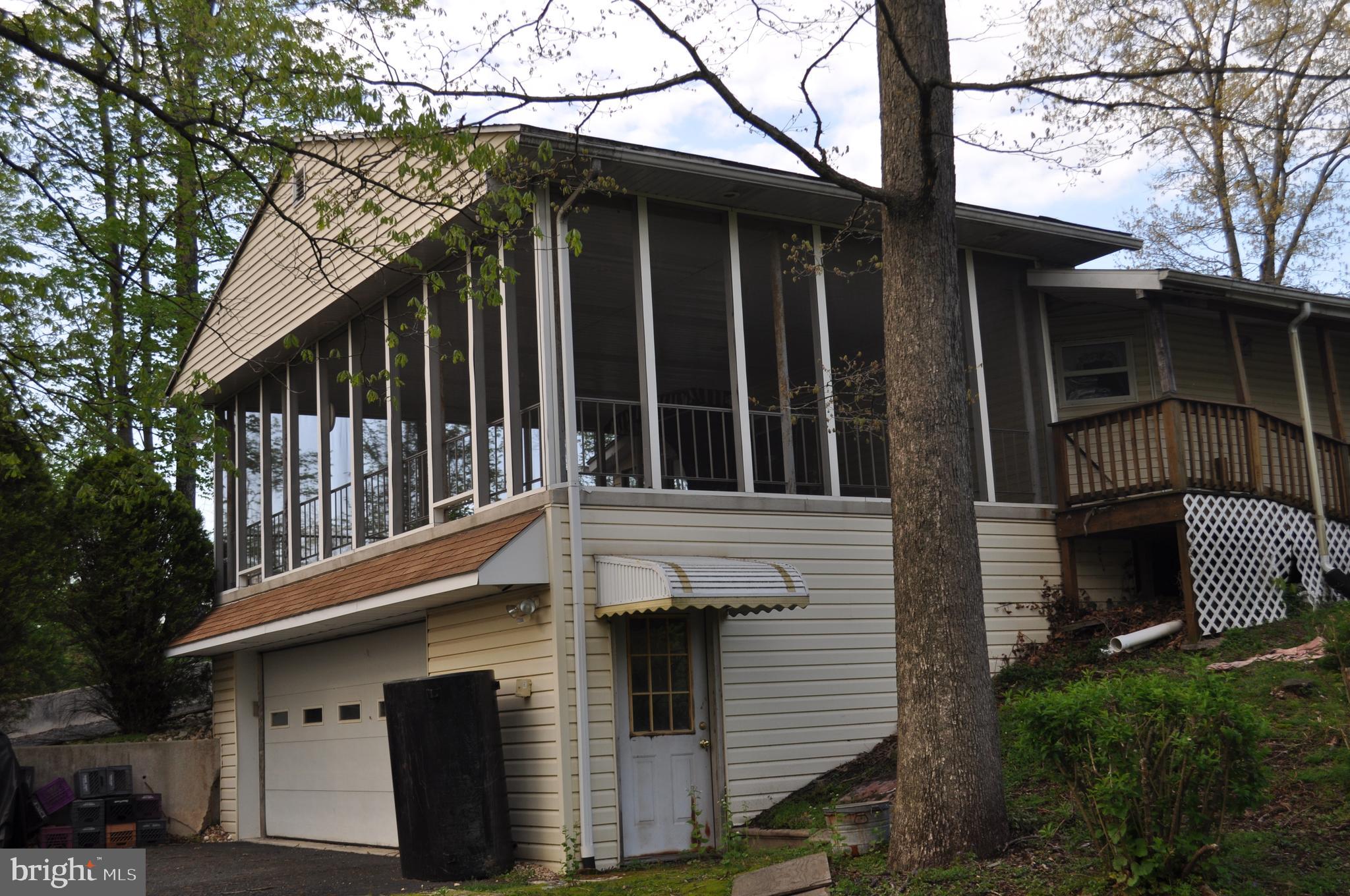 NEW PHILADELPHIA - Commercial Sale