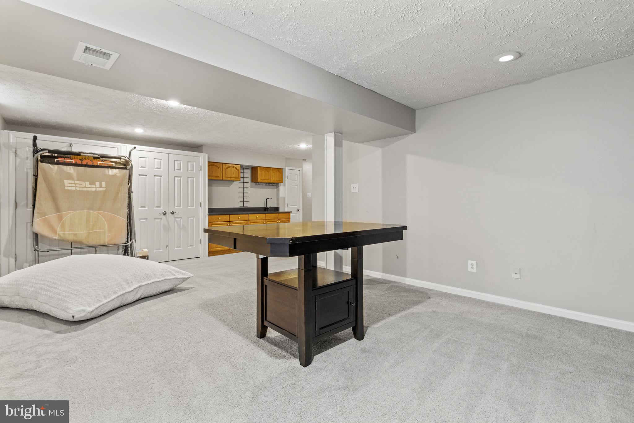 CROFTON MEADOWS - Residential