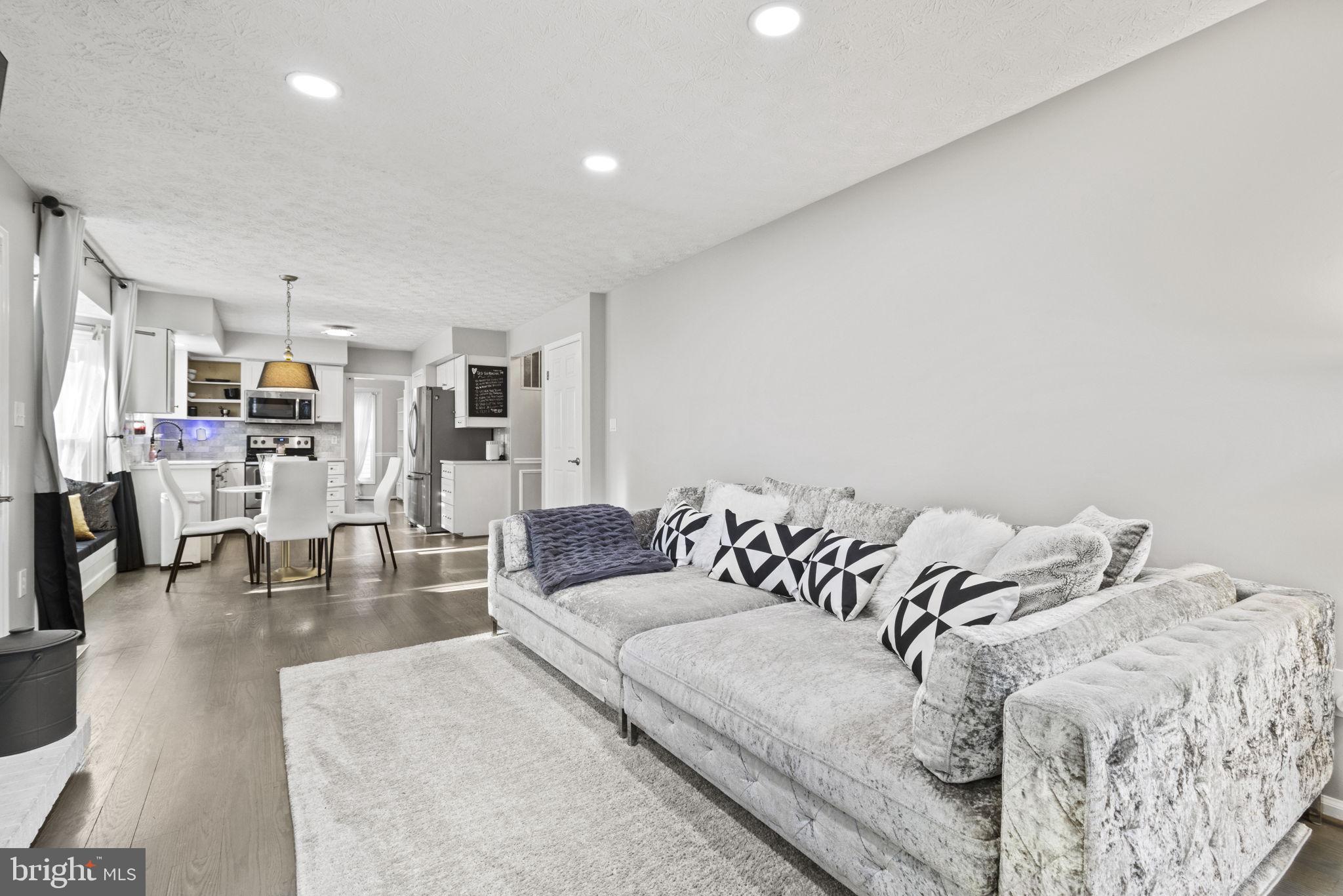 CROFTON MEADOWS - Residential