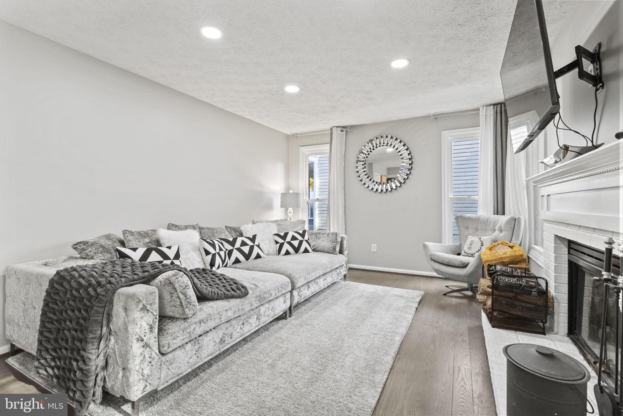 CROFTON MEADOWS - Residential