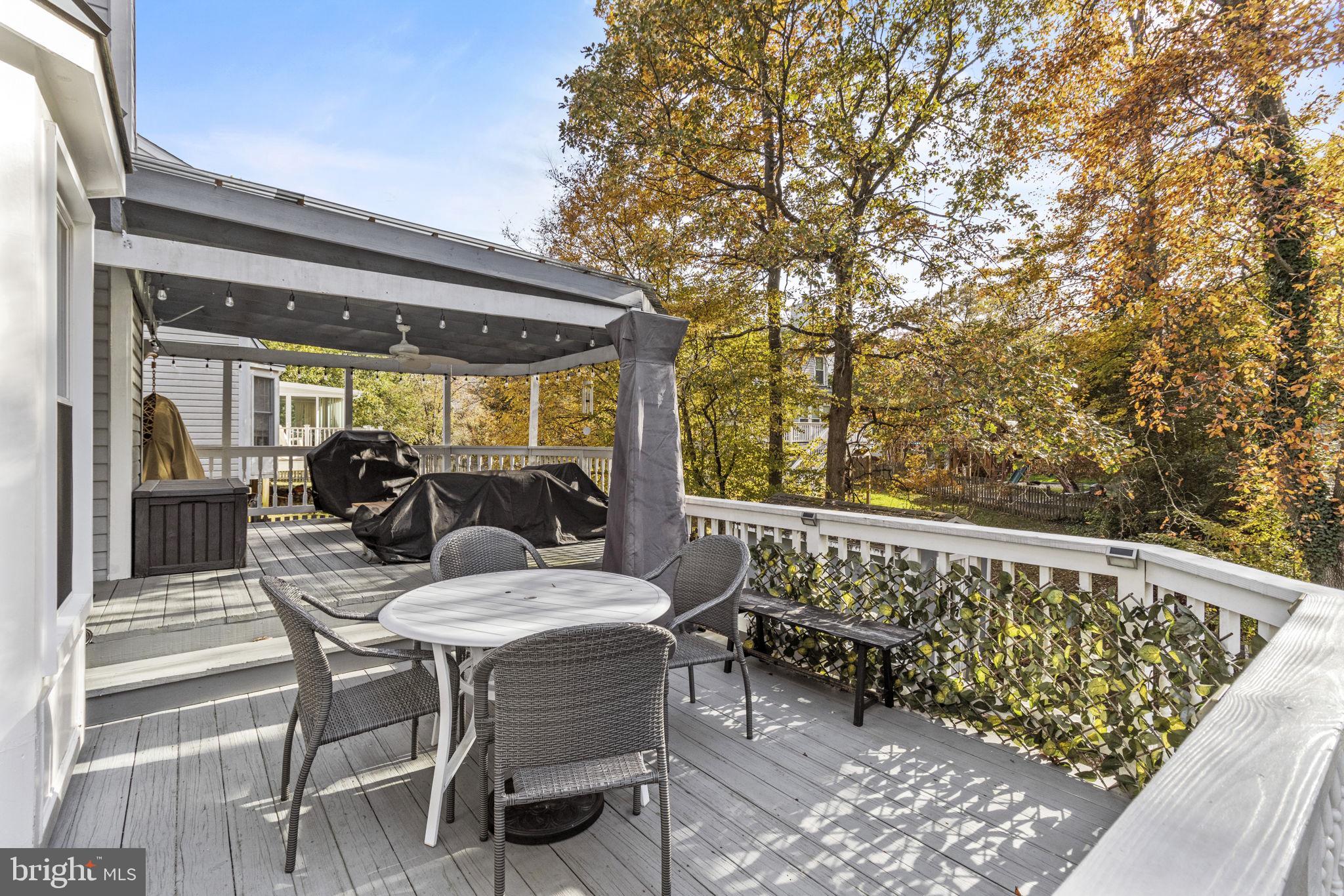 CROFTON MEADOWS - Residential