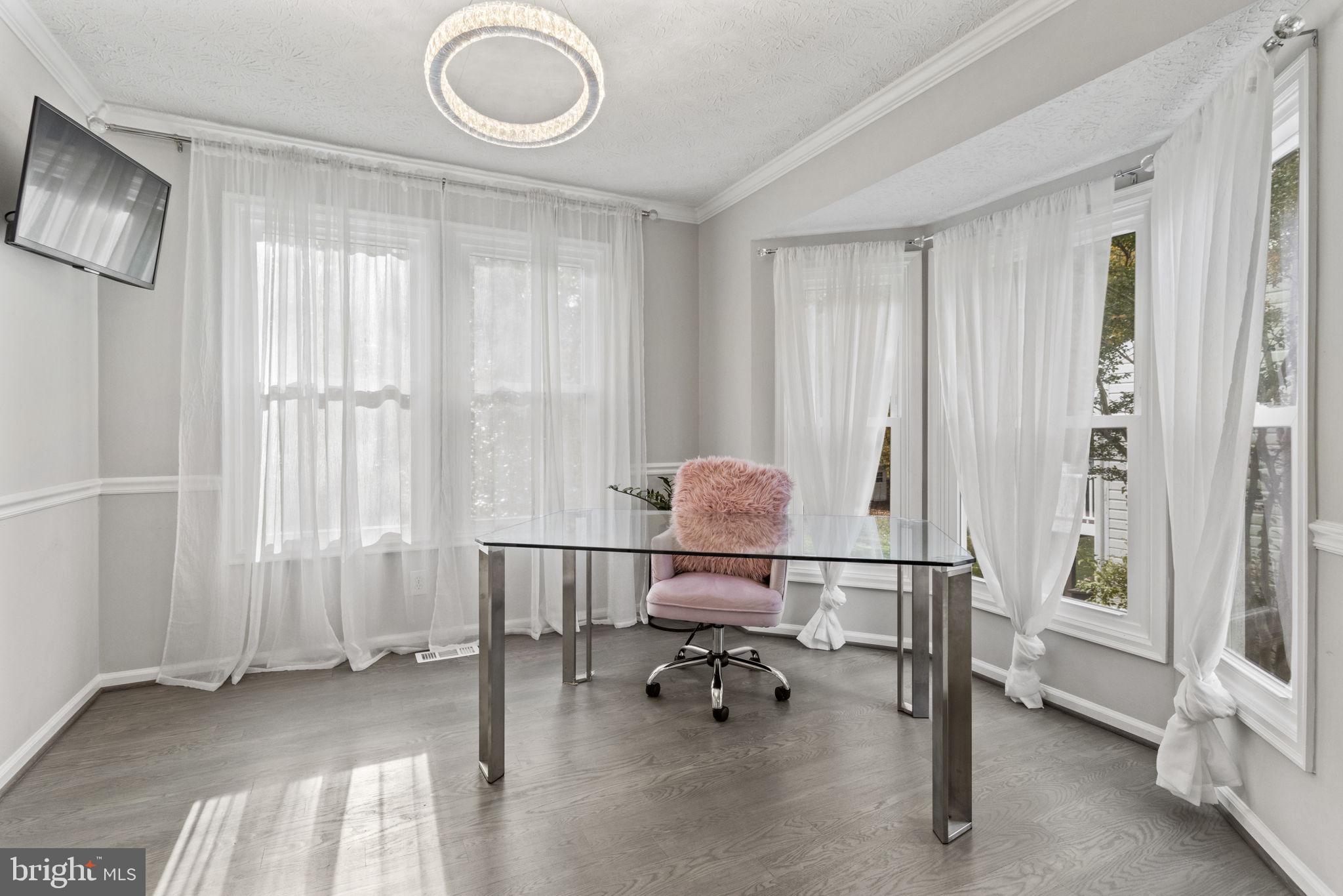 CROFTON MEADOWS - Residential