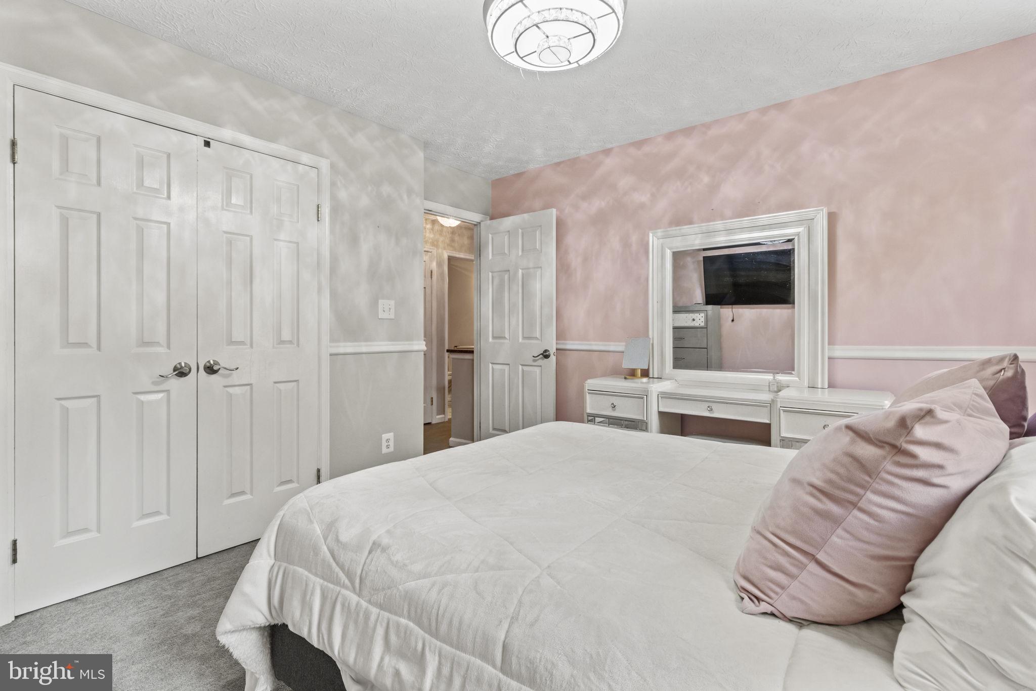CROFTON MEADOWS - Residential