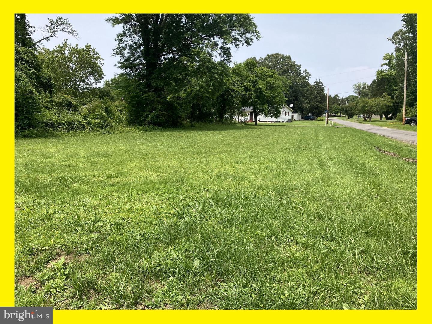 Almost a 1/2-acre corner lot cleared and ready to perc. Longview beach property owners who are up to date on their modest HOA dues, are granted access to the community amenities.