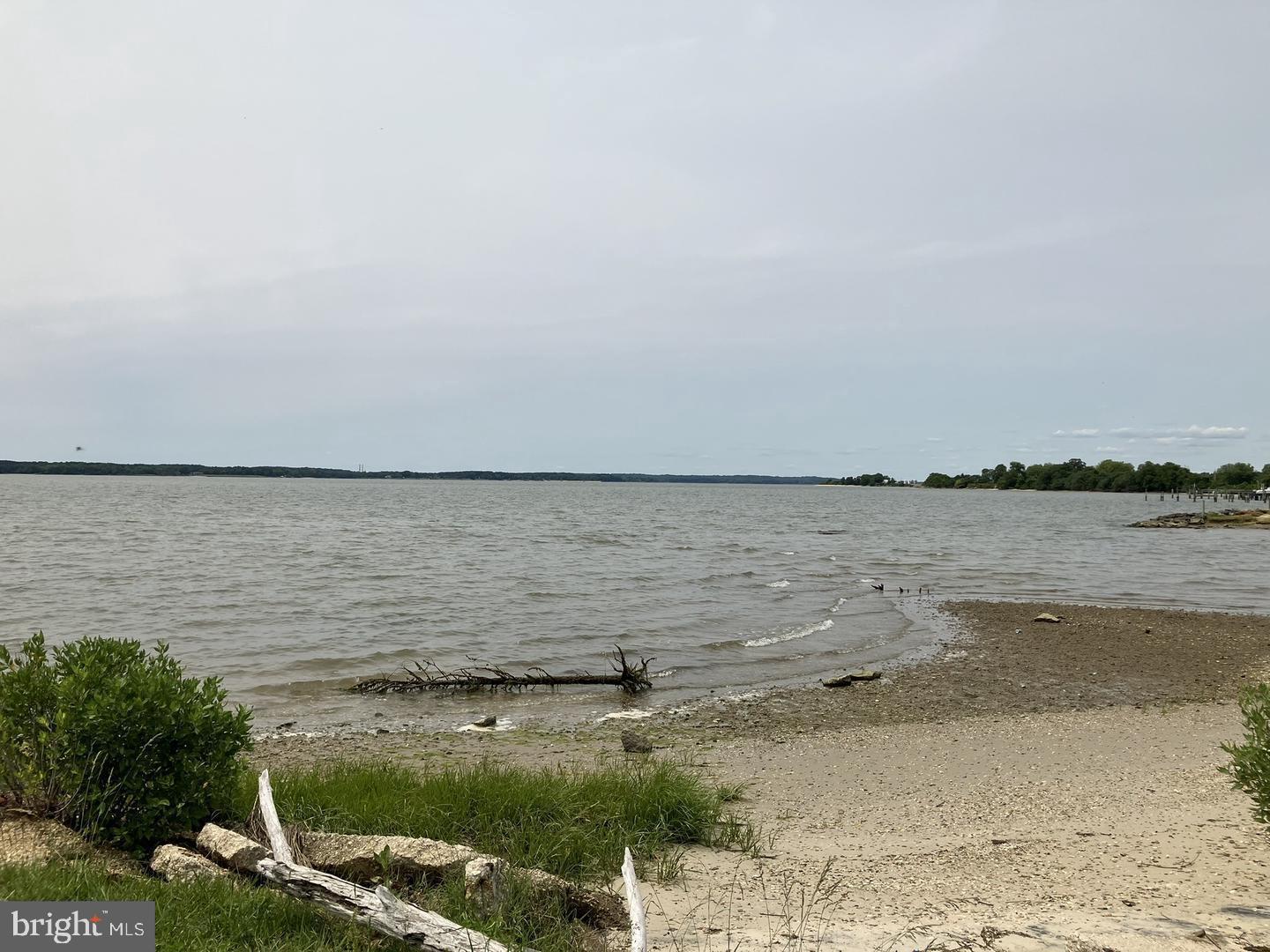 LONGVIEW BEACH - Land