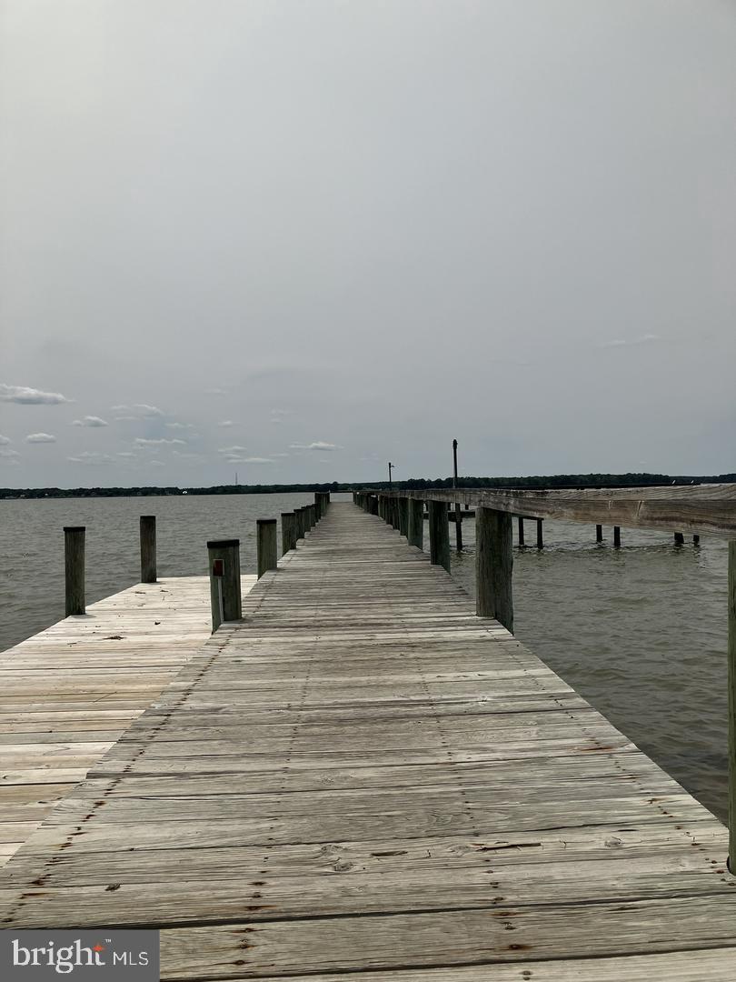LONGVIEW BEACH - Land