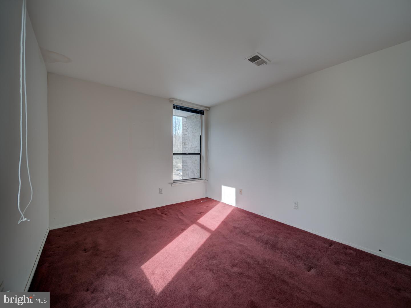 HUNTLEY SQUARE CONDOMINIUMS - Residential