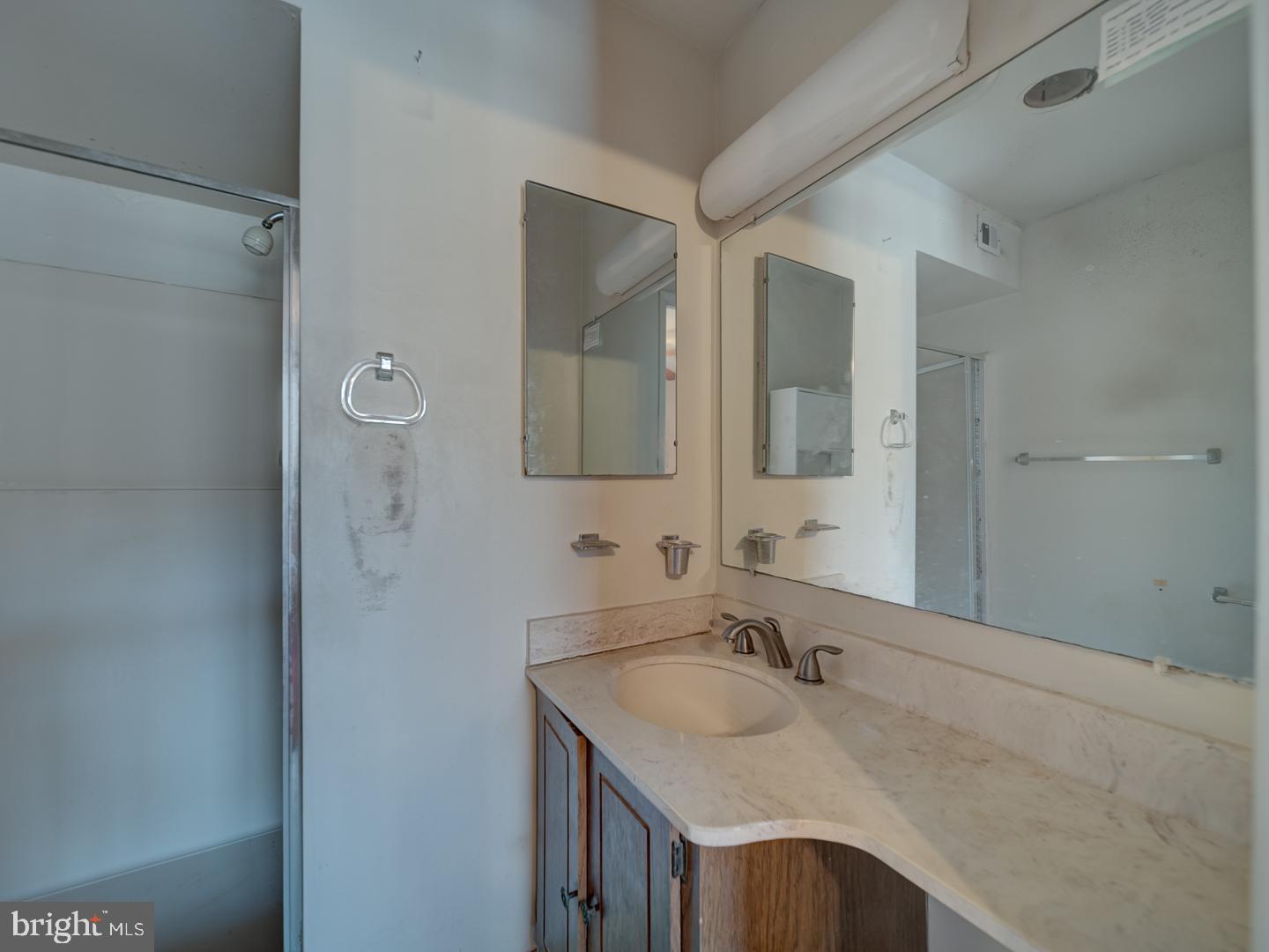 HUNTLEY SQUARE CONDOMINIUMS - Residential