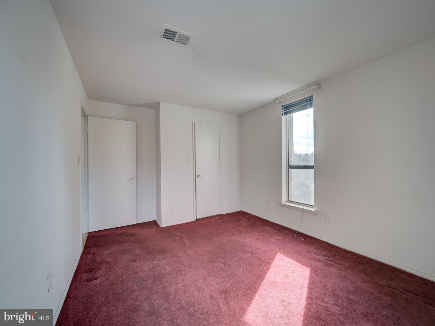 HUNTLEY SQUARE CONDOMINIUMS - Residential