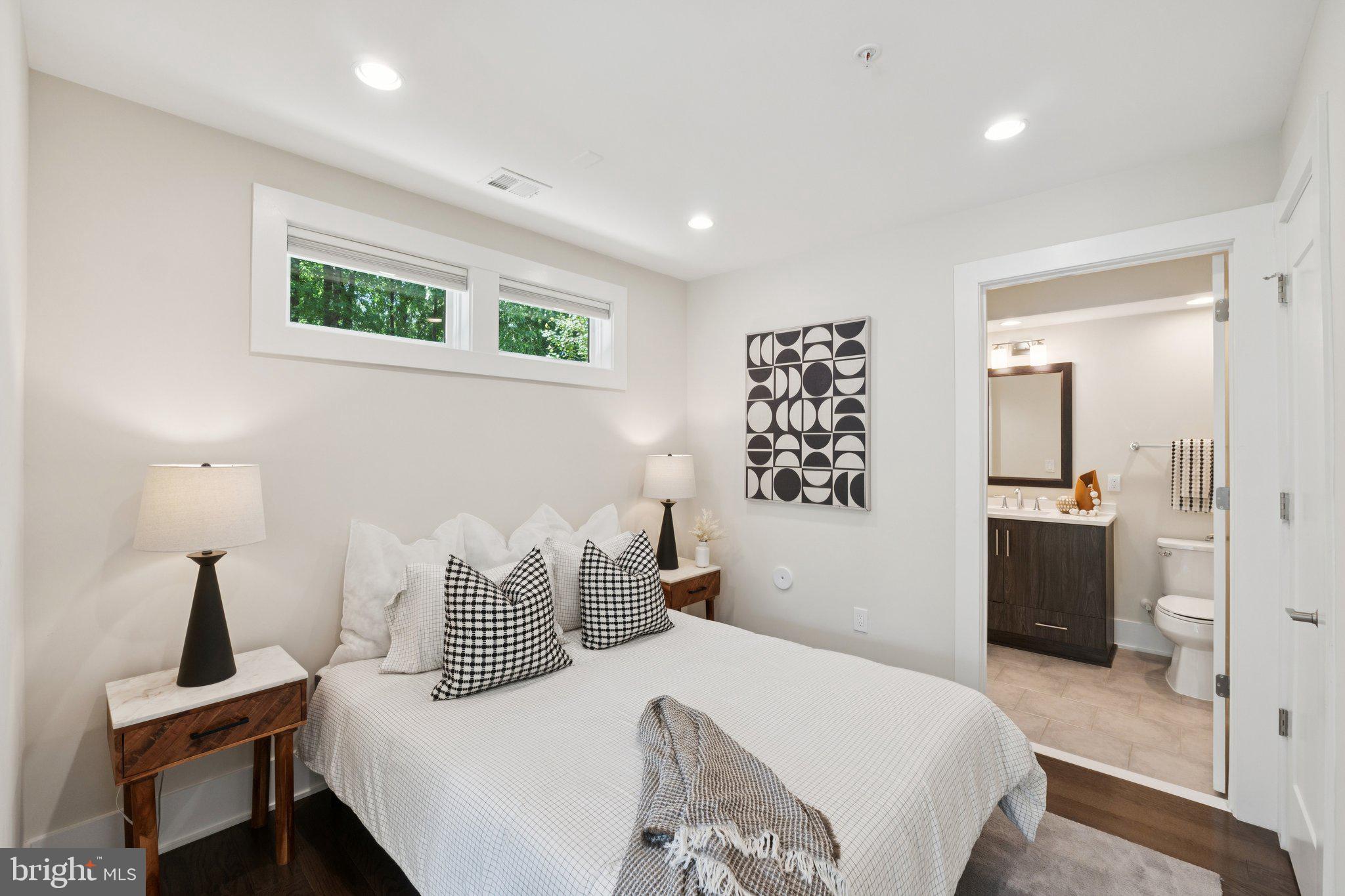 GROSVENOR HEIGHTS - Residential
