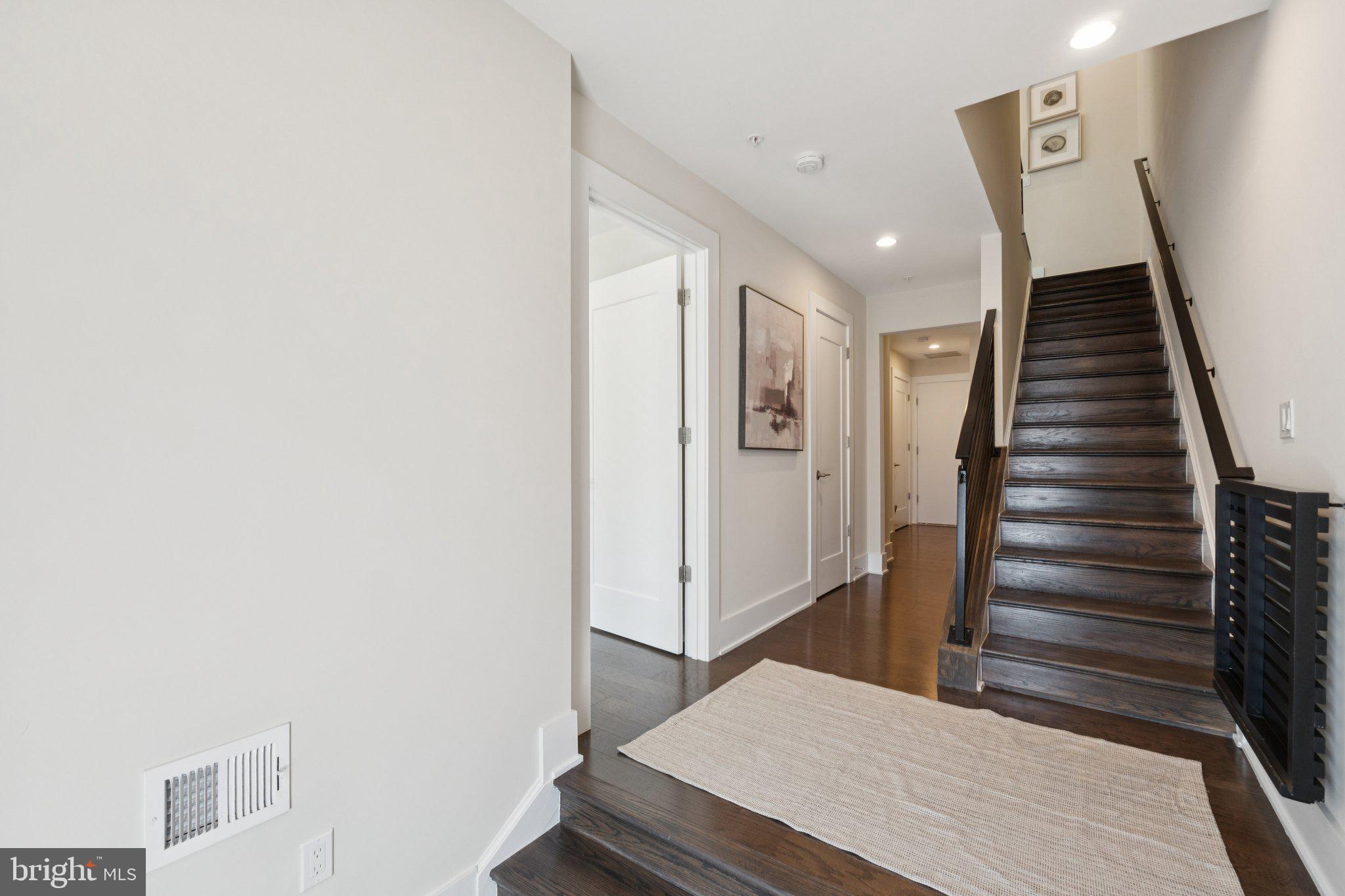 GROSVENOR HEIGHTS - Residential