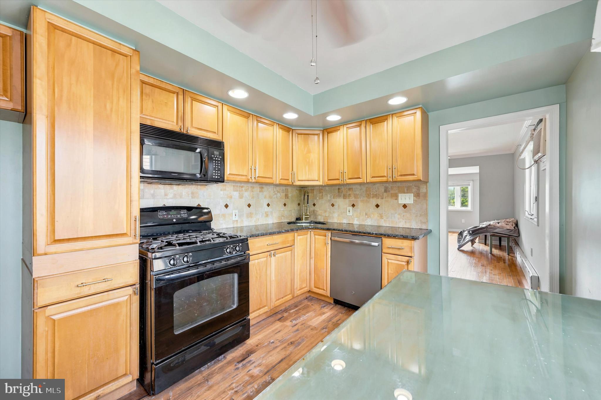 HOLLYWOOD - Residential