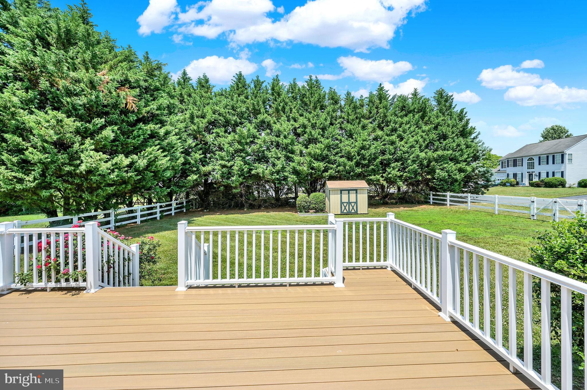 LAKESHORE VILLAGE - Residential