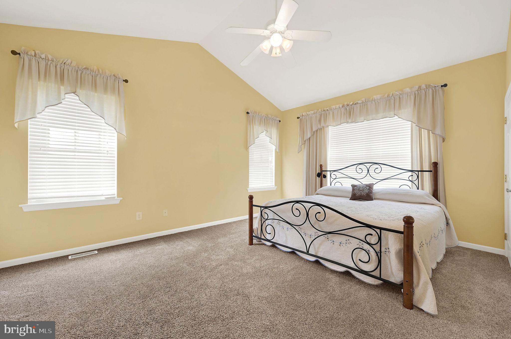 LAKESHORE VILLAGE - Residential