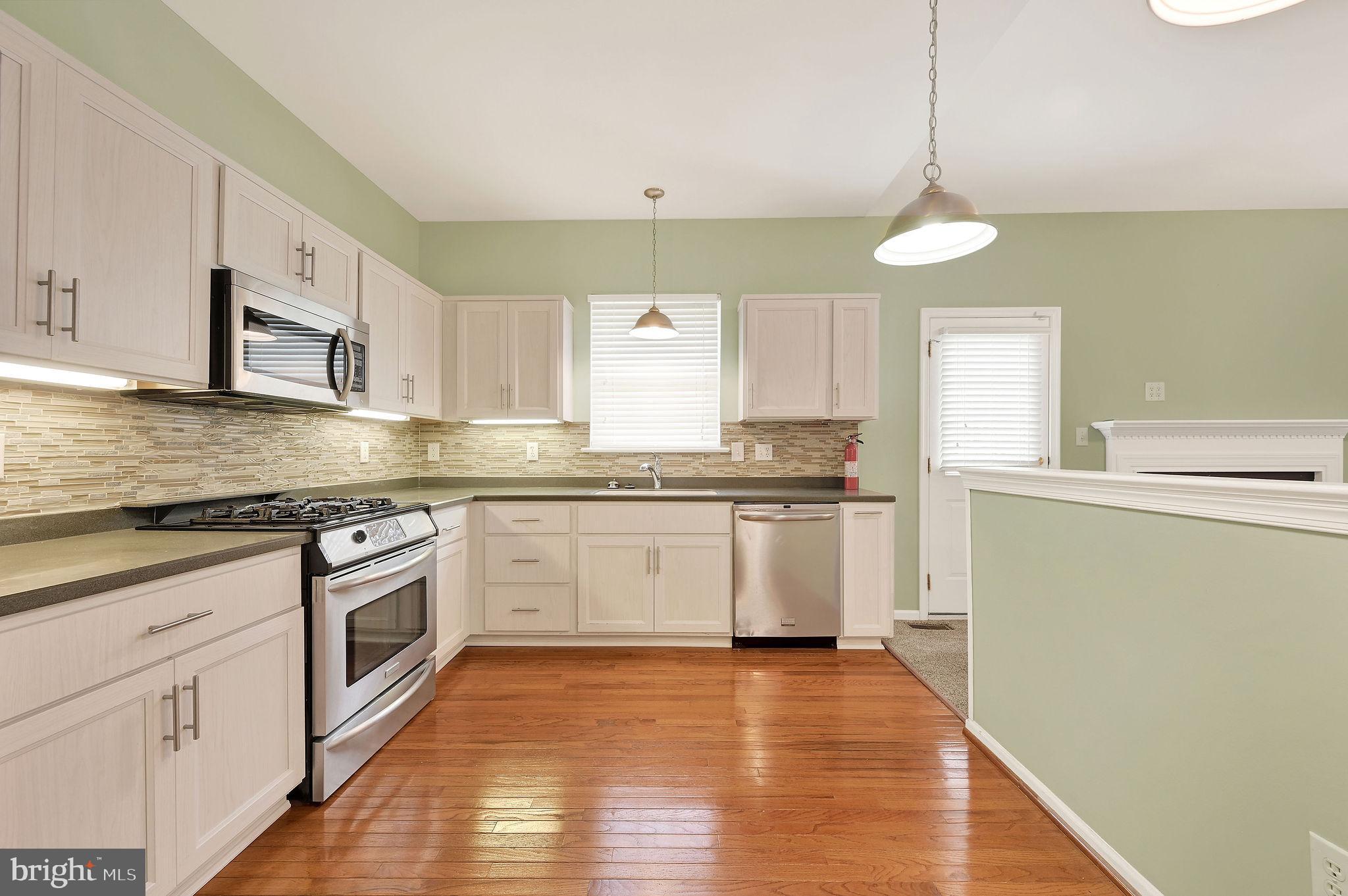 LAKESHORE VILLAGE - Residential